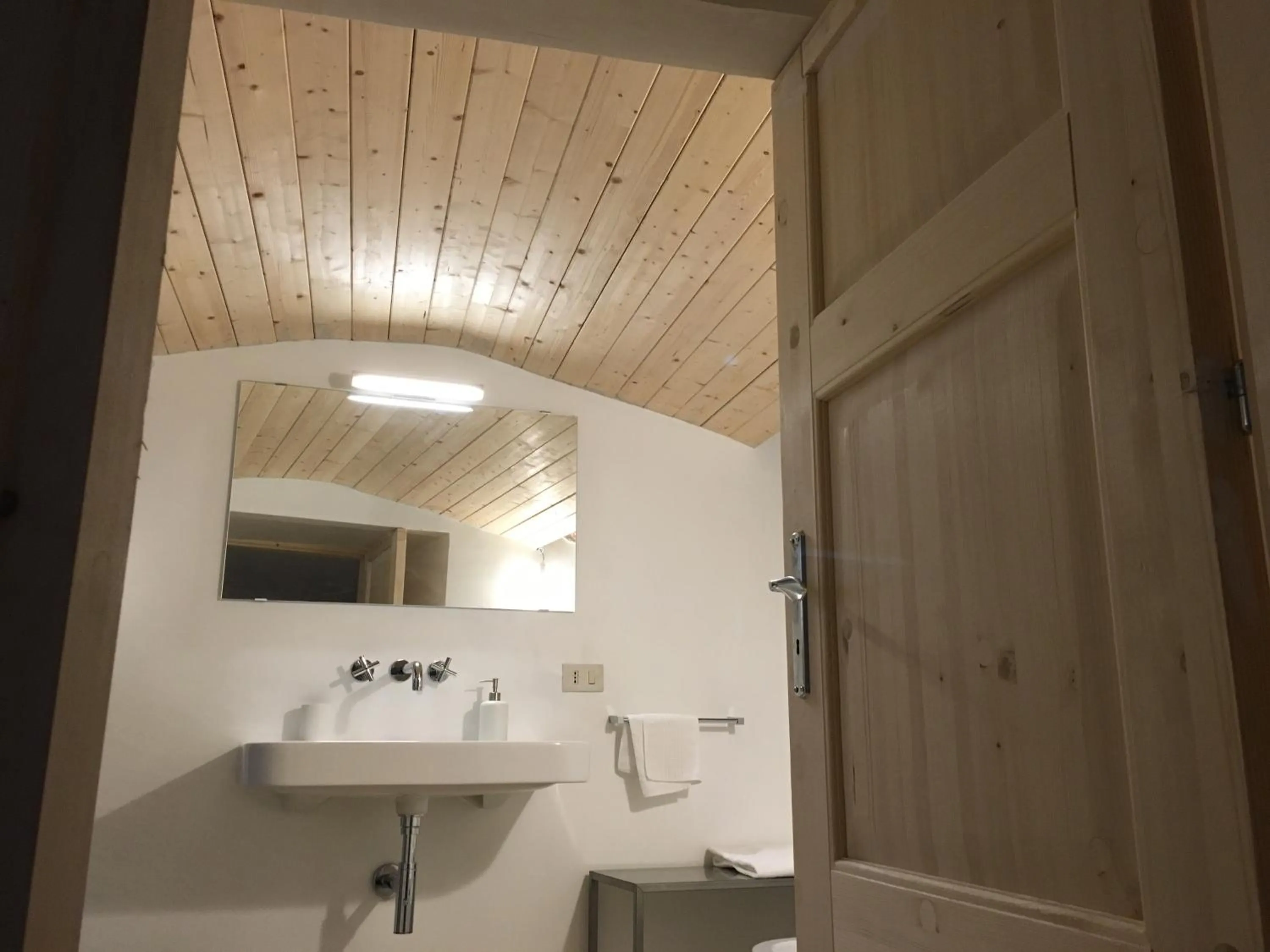 Area and facilities in BellaVista Bike Stop