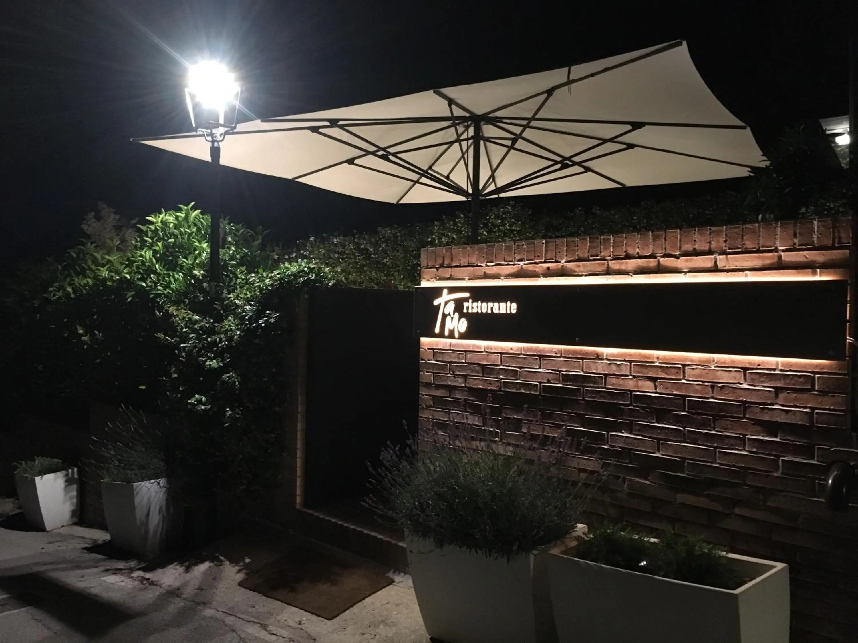 Restaurant/places to eat in BellaVista Bike Stop