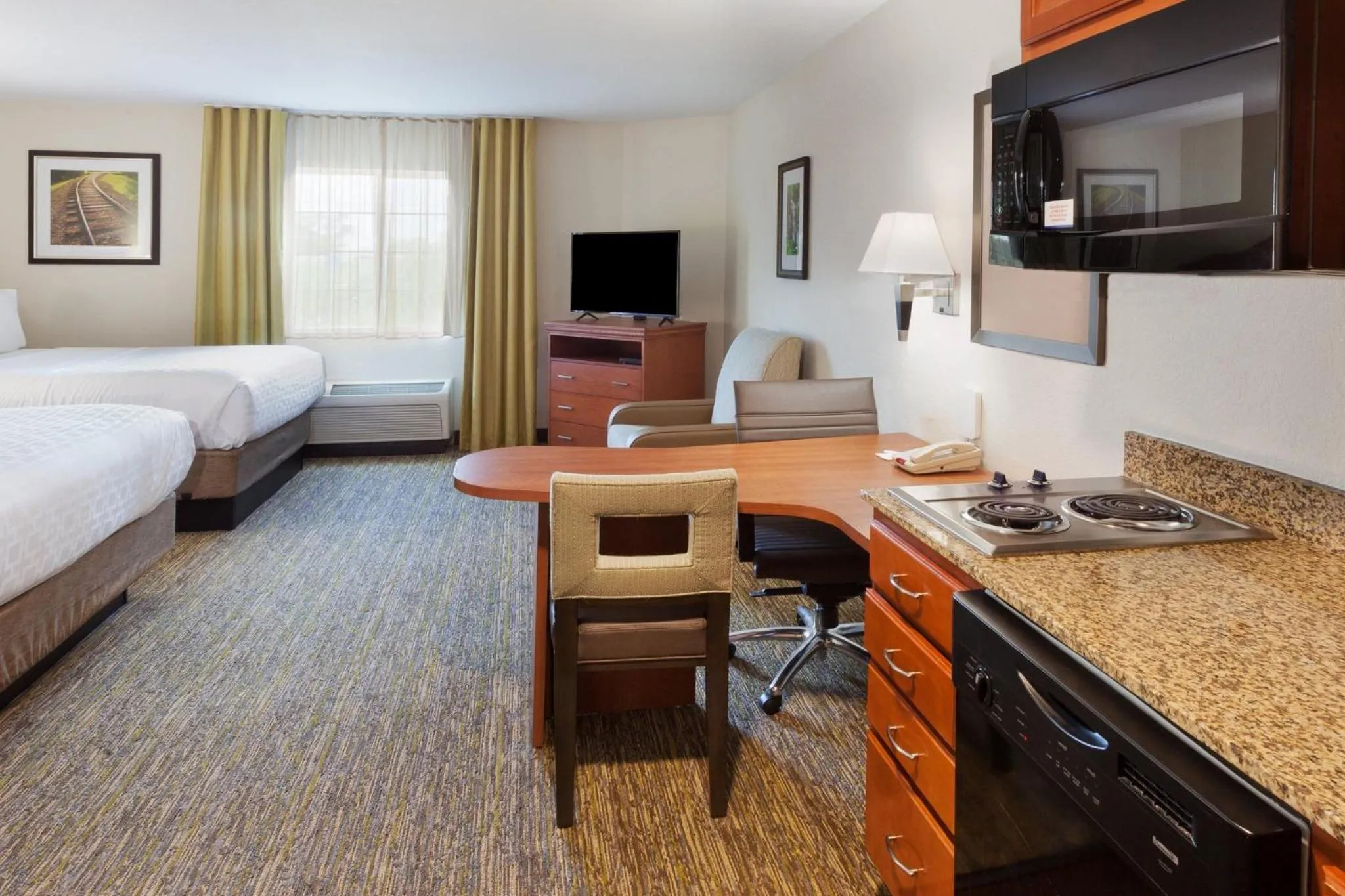 Photo of the whole room, Bed in Candlewood Suites Eastchase Park by IHG