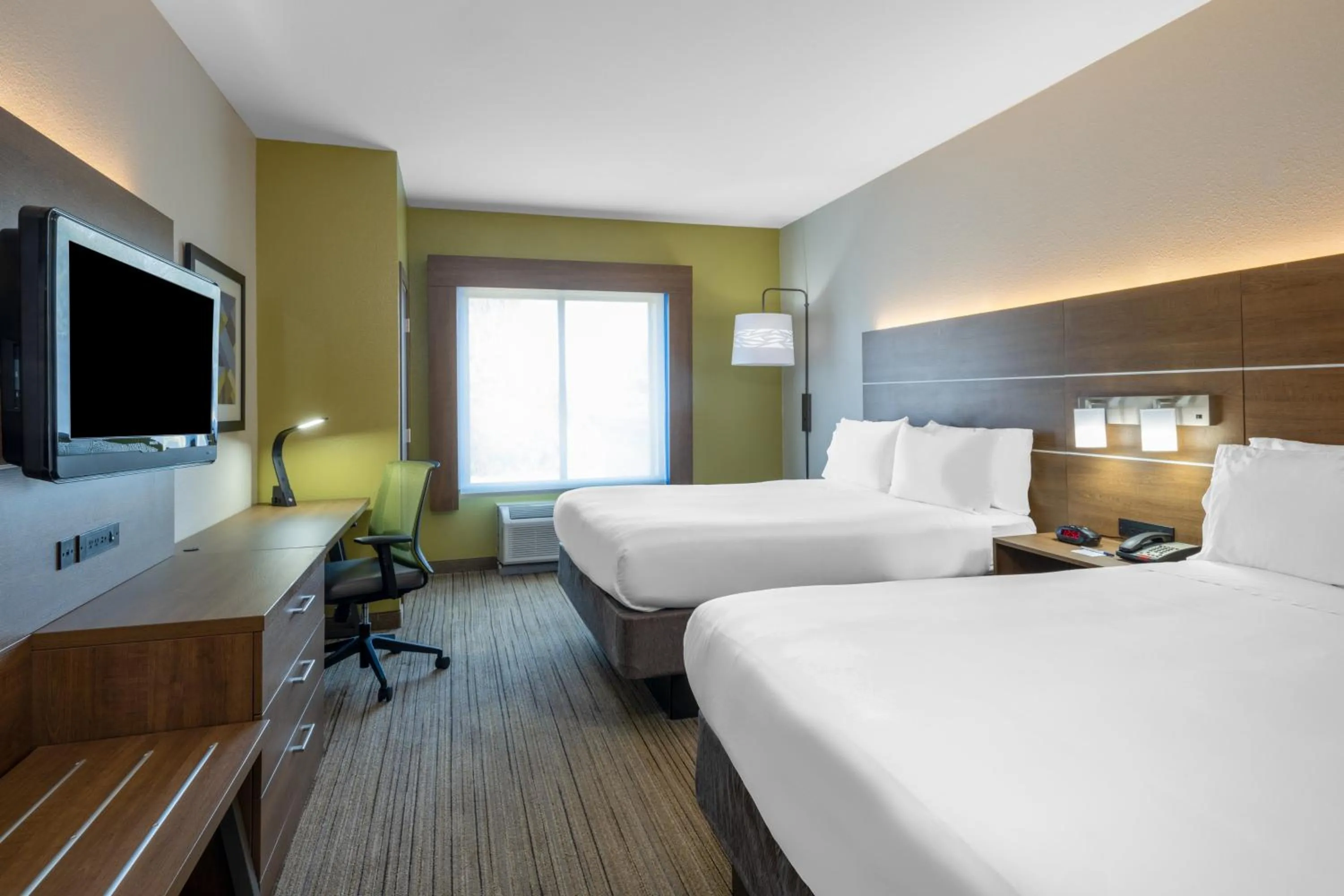 Photo of the whole room, Bed in Holiday Inn Express & Suites Dallas East - Fair Park by IHG