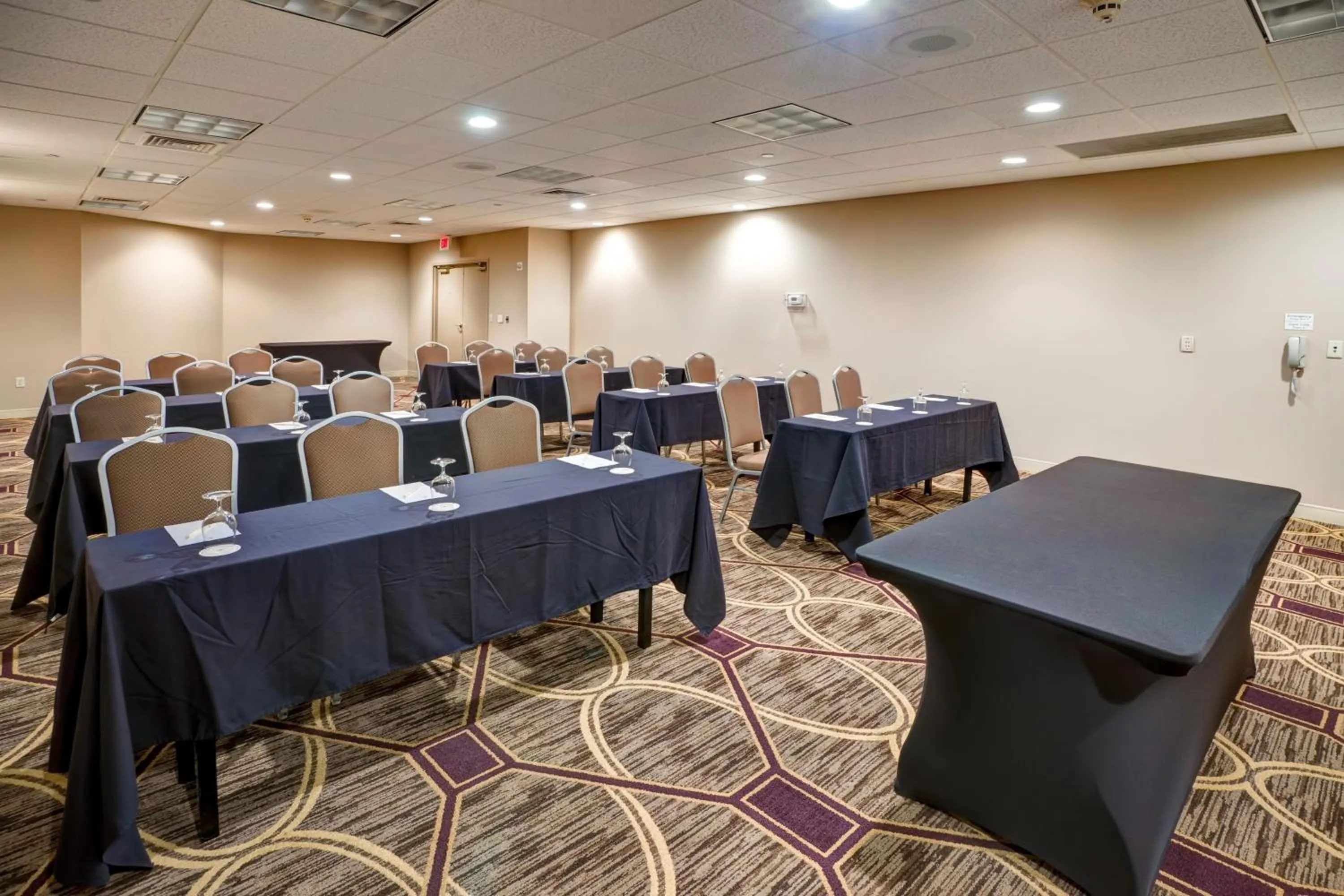 Meeting/conference room in DoubleTree by Hilton Downtown Wilmington - Legal District