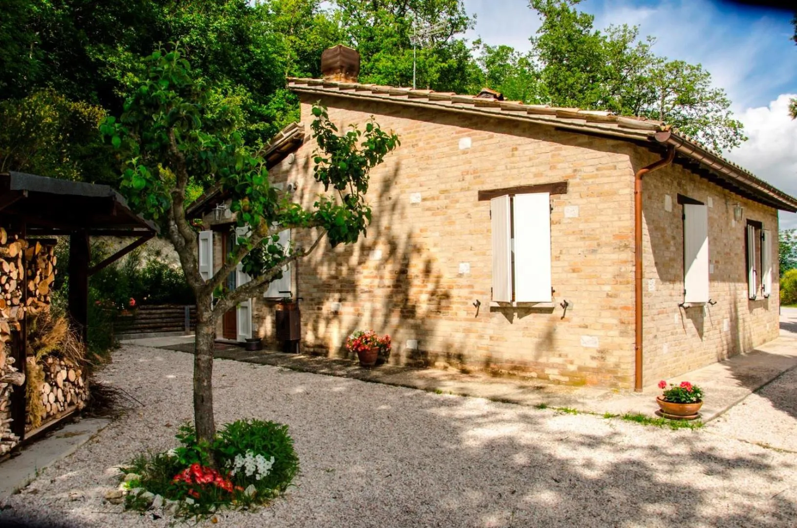 Property building in Calmancino delle Selve