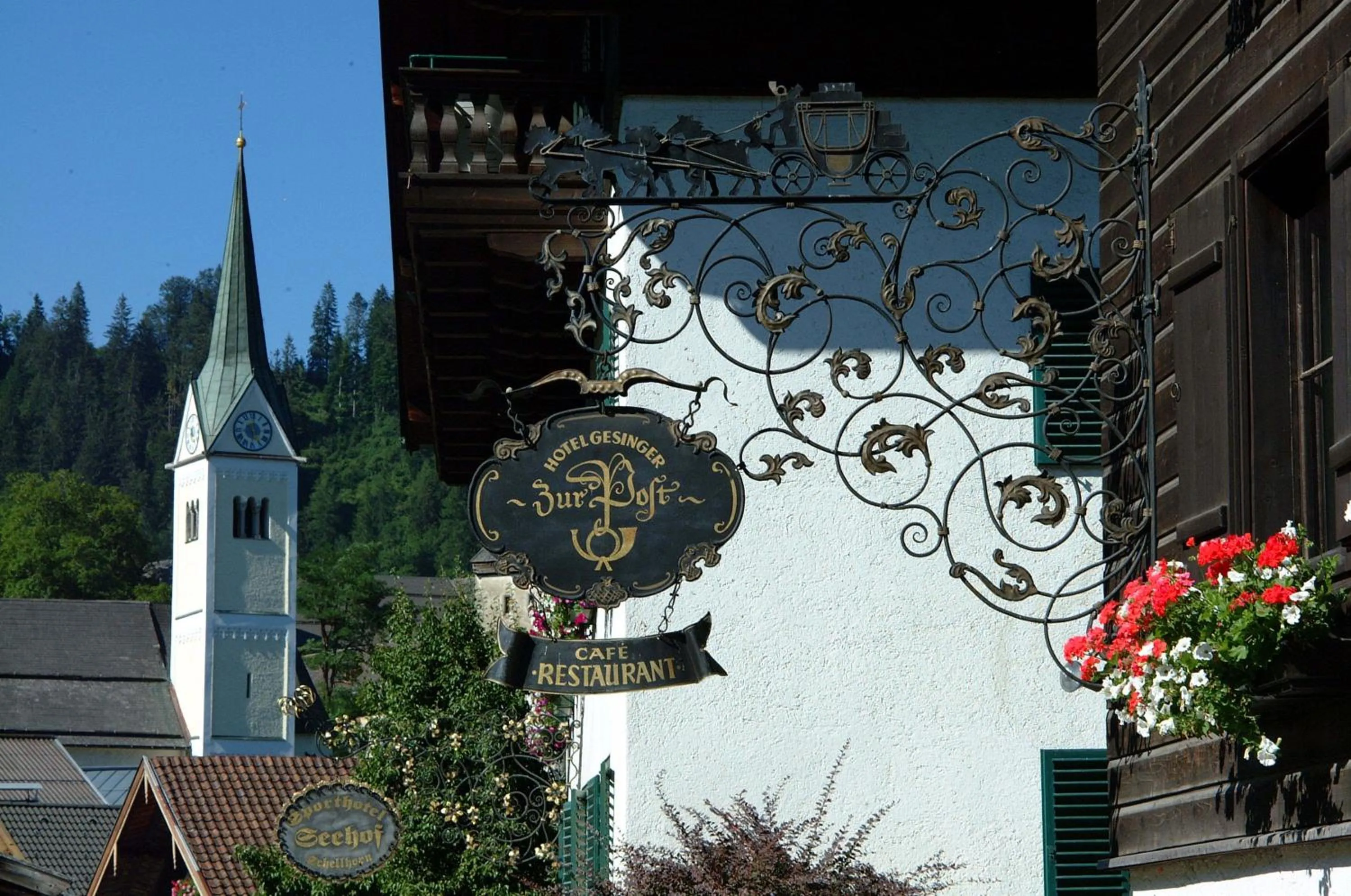 Facade/entrance in Hotel zur Post