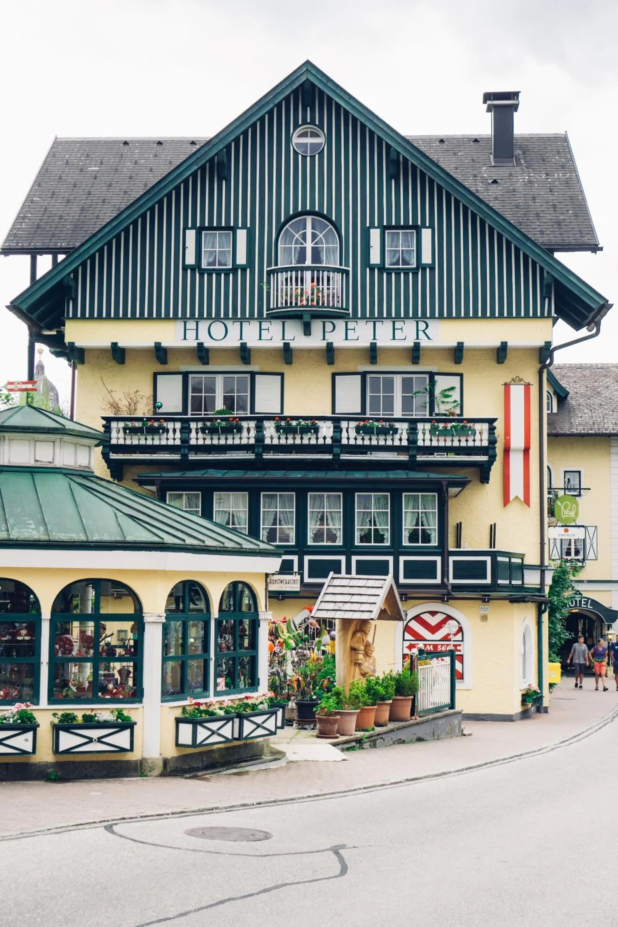 Property building in Hotel Peter