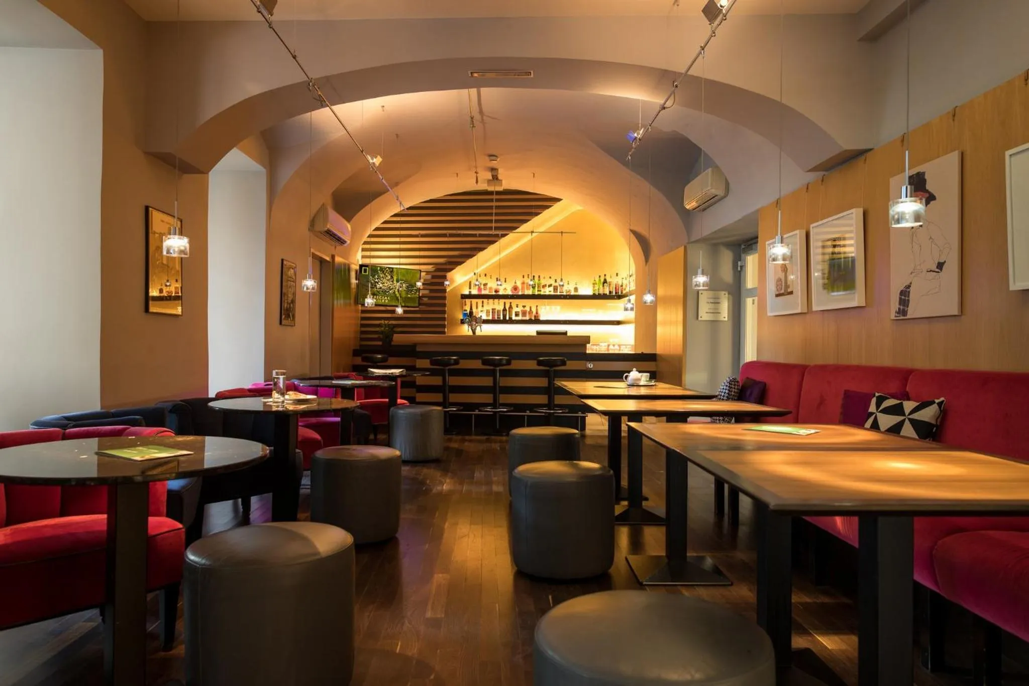 Lounge or bar in Holiday Inn Vienna City by IHG