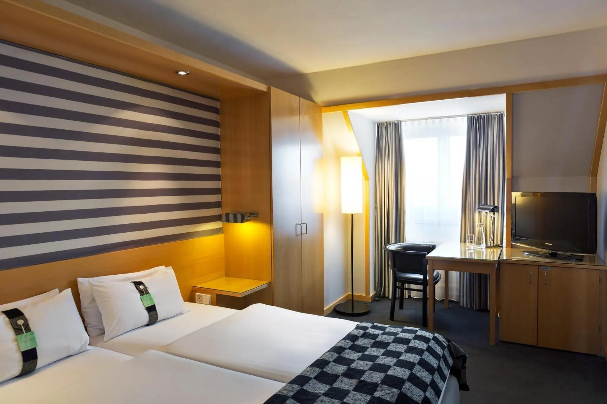 Photo of the whole room, Bed in Holiday Inn Vienna City by IHG