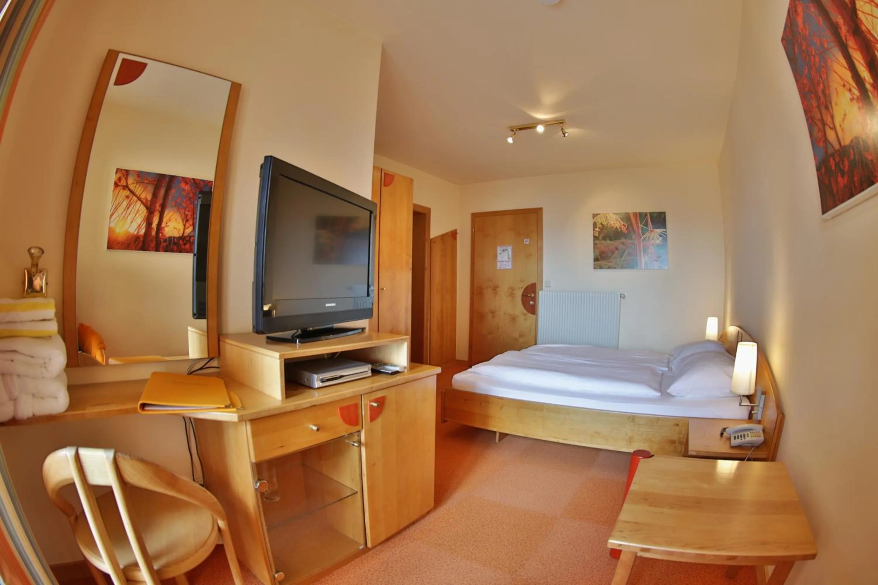 Photo of the whole room, Bed in Hotel Restaurant Marko