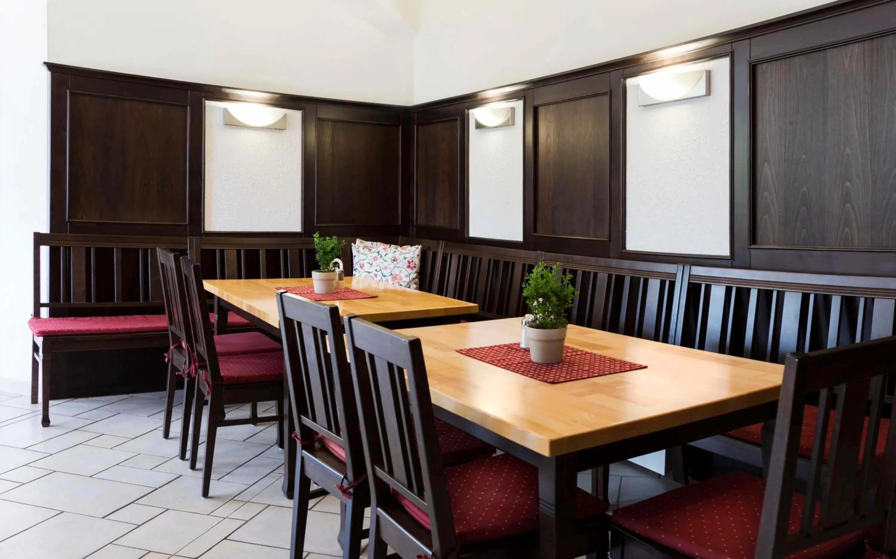 Restaurant/places to eat in Landhaus Pannonia