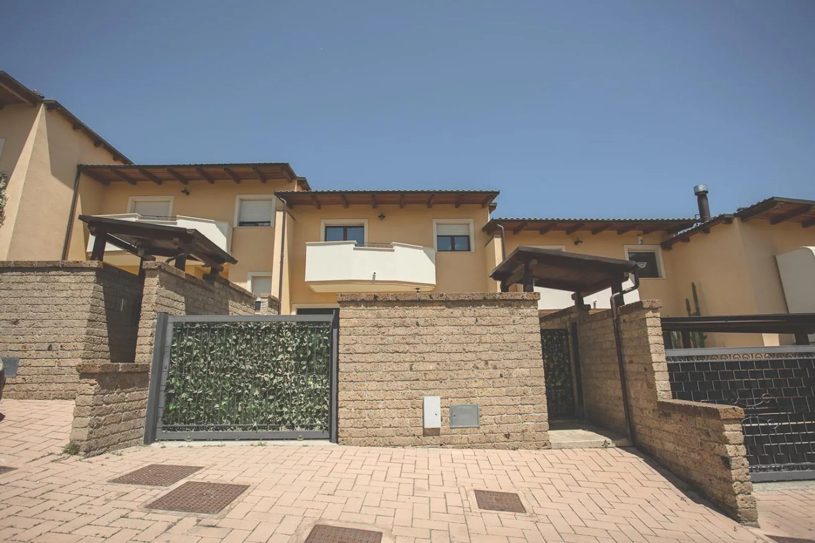 Property building in Villa Malù Città Sant Angelo camere confortevoli e parcheggio gratuito