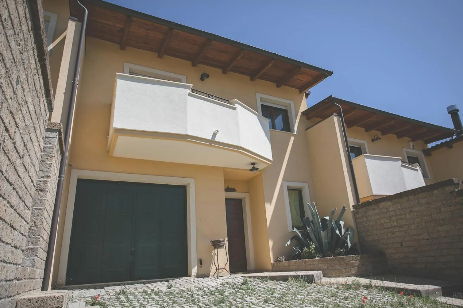 Property building in Villa Malù Città Sant Angelo camere confortevoli e parcheggio gratuito
