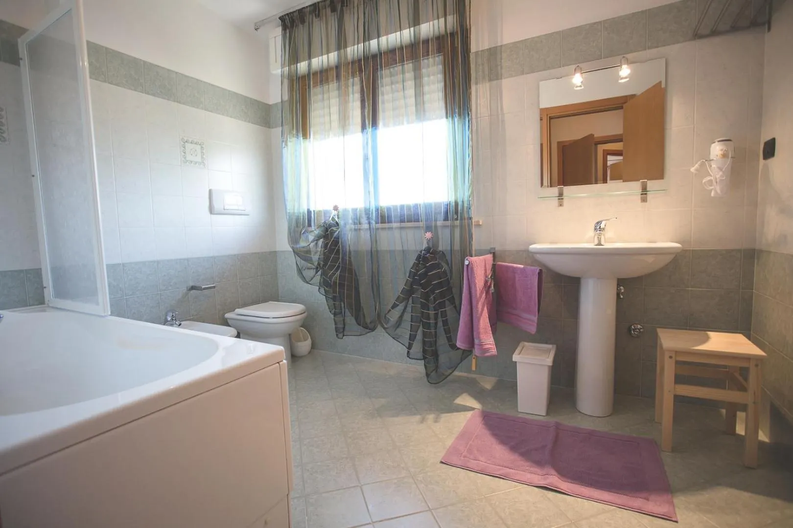 Shower in Villa Malù Città Sant Angelo camere confortevoli e parcheggio gratuito