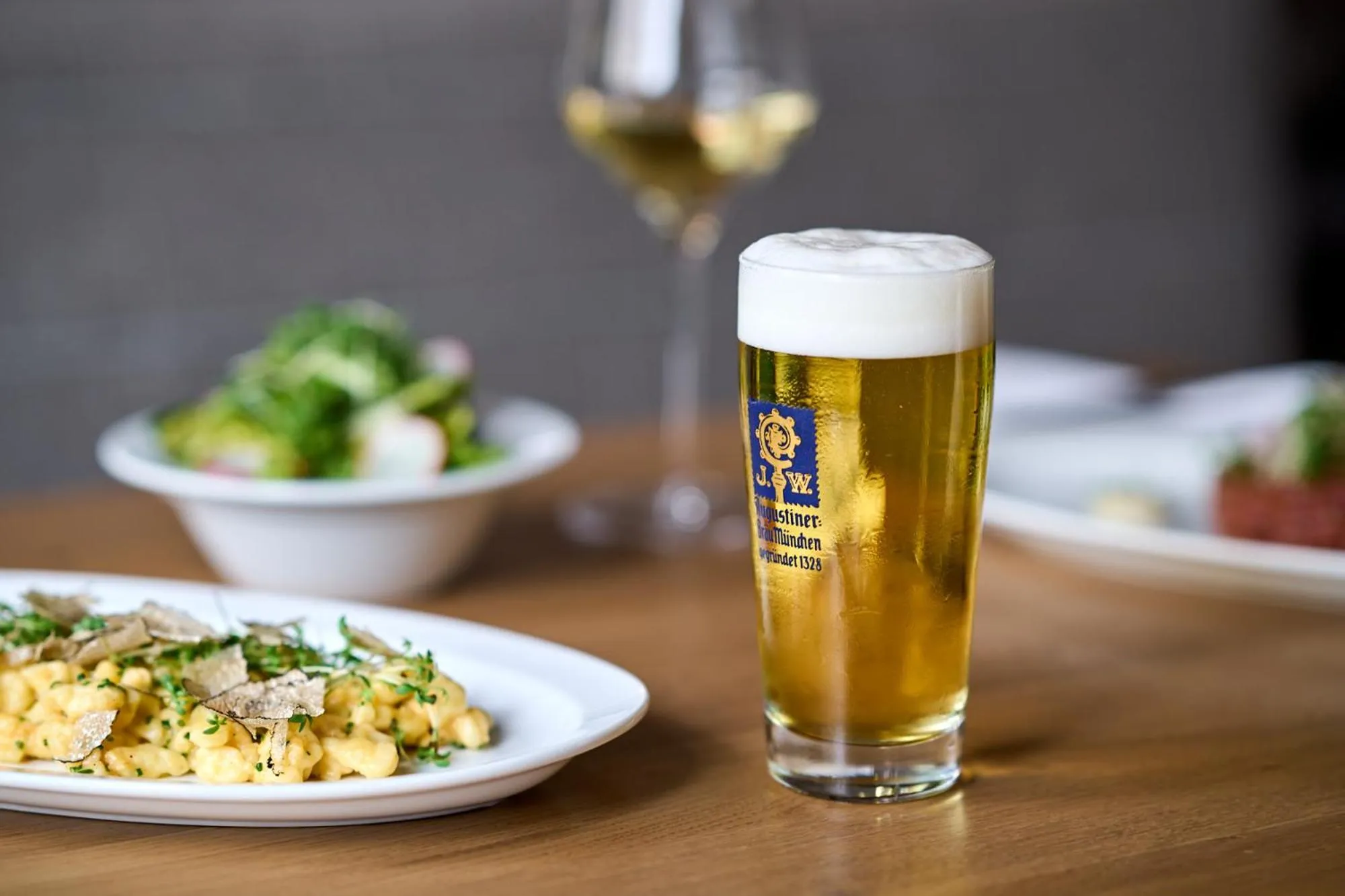 Food and drinks in Hotel Weisser Bär