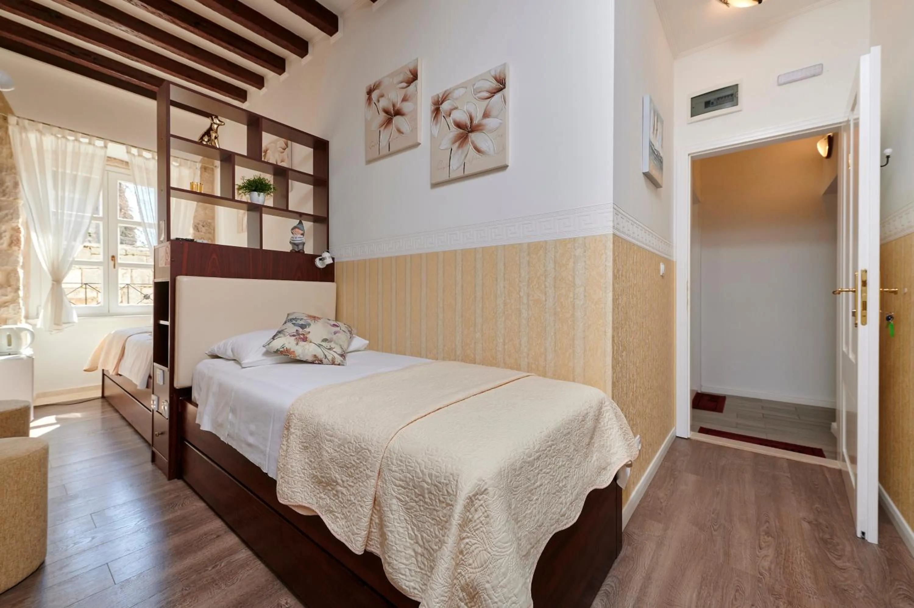 Bed in Palace Central Square