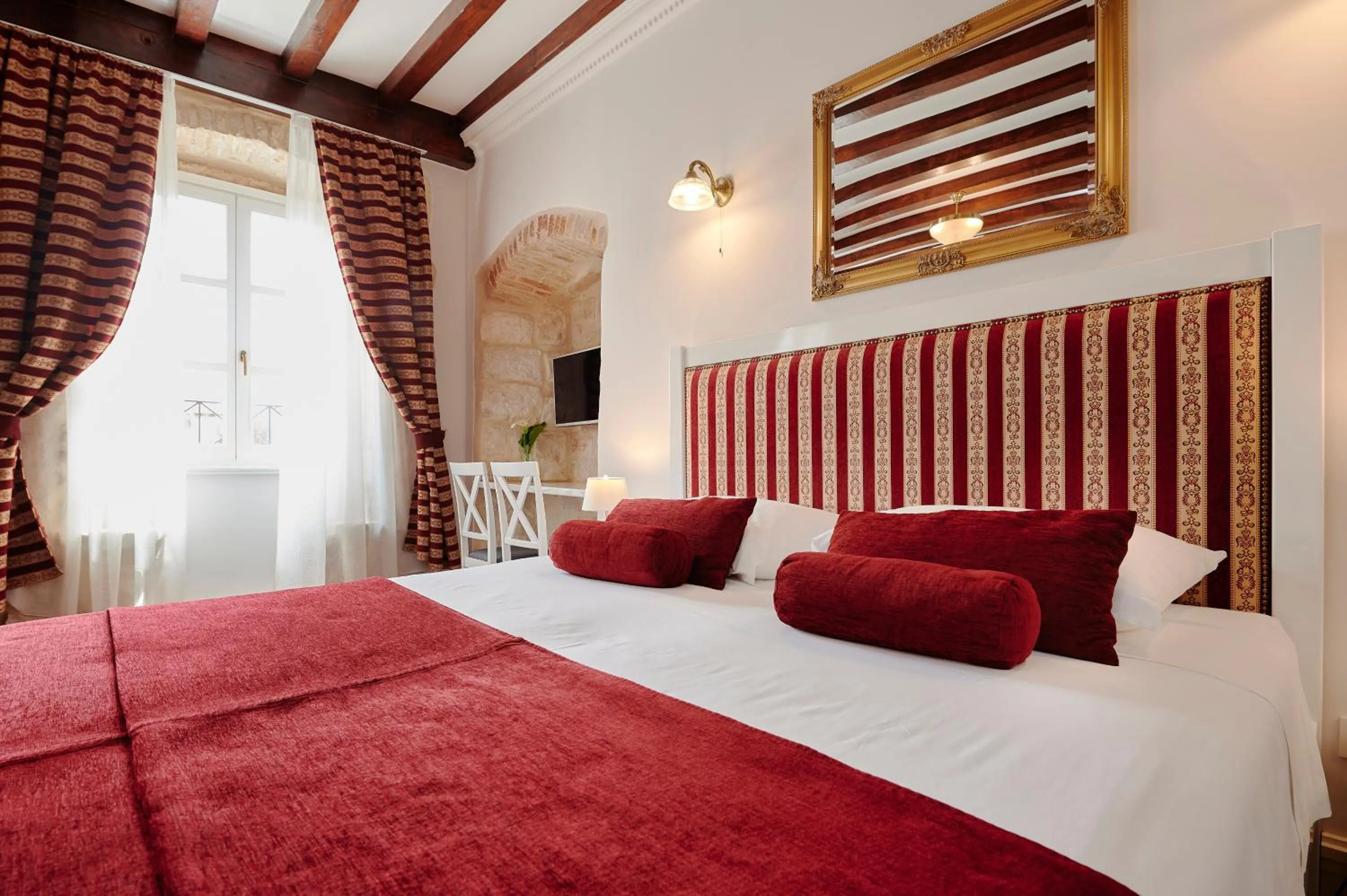 Bed in Palace Central Square