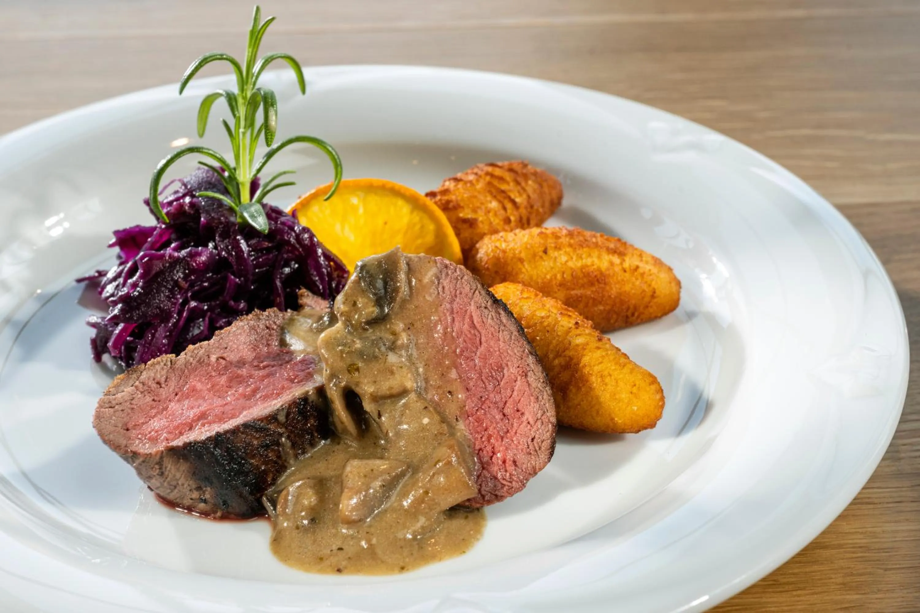 Restaurant/places to eat in Gasthof Kleefeld