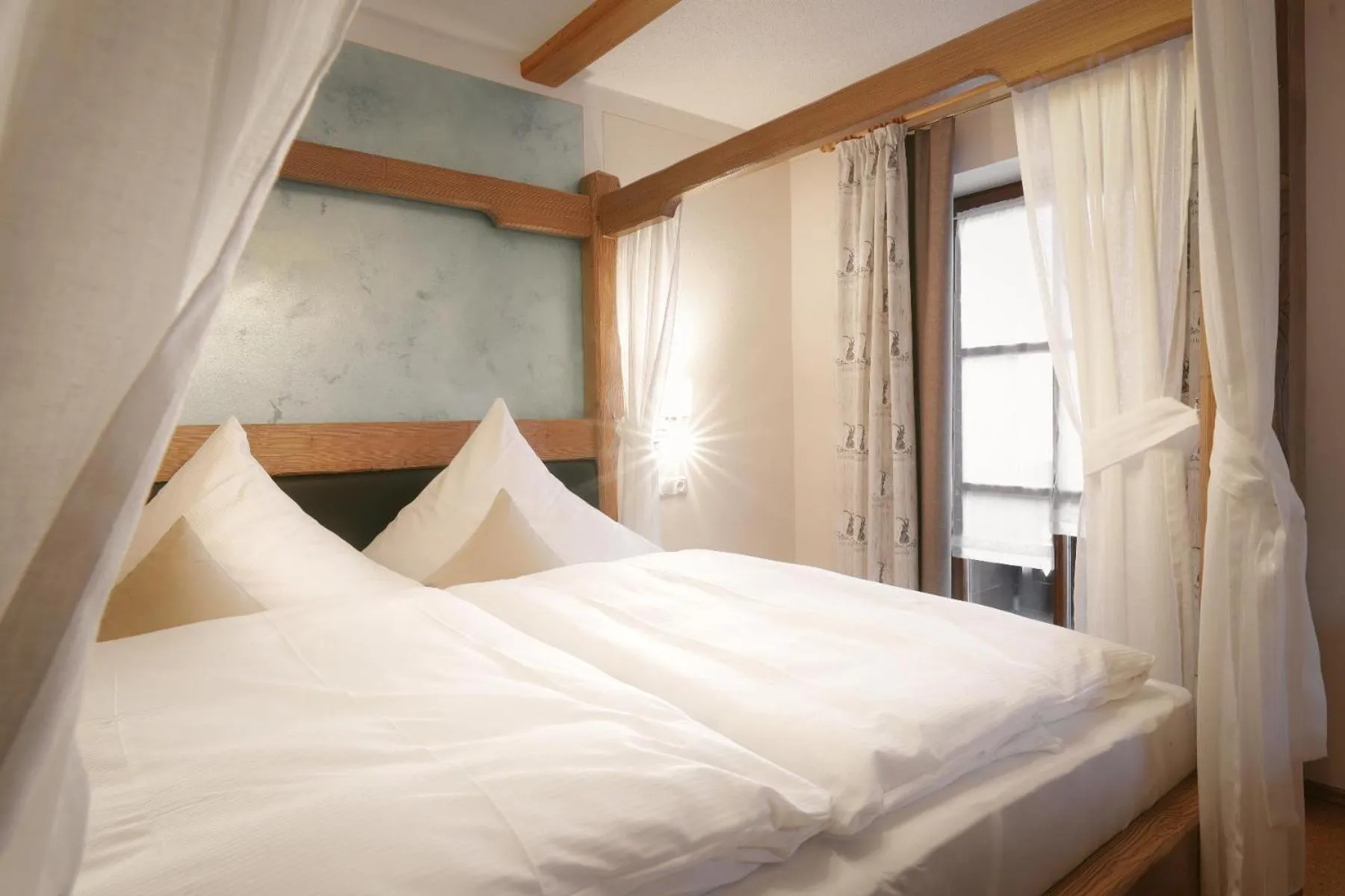 Bedroom, Bed in Hotel Hirschenstein