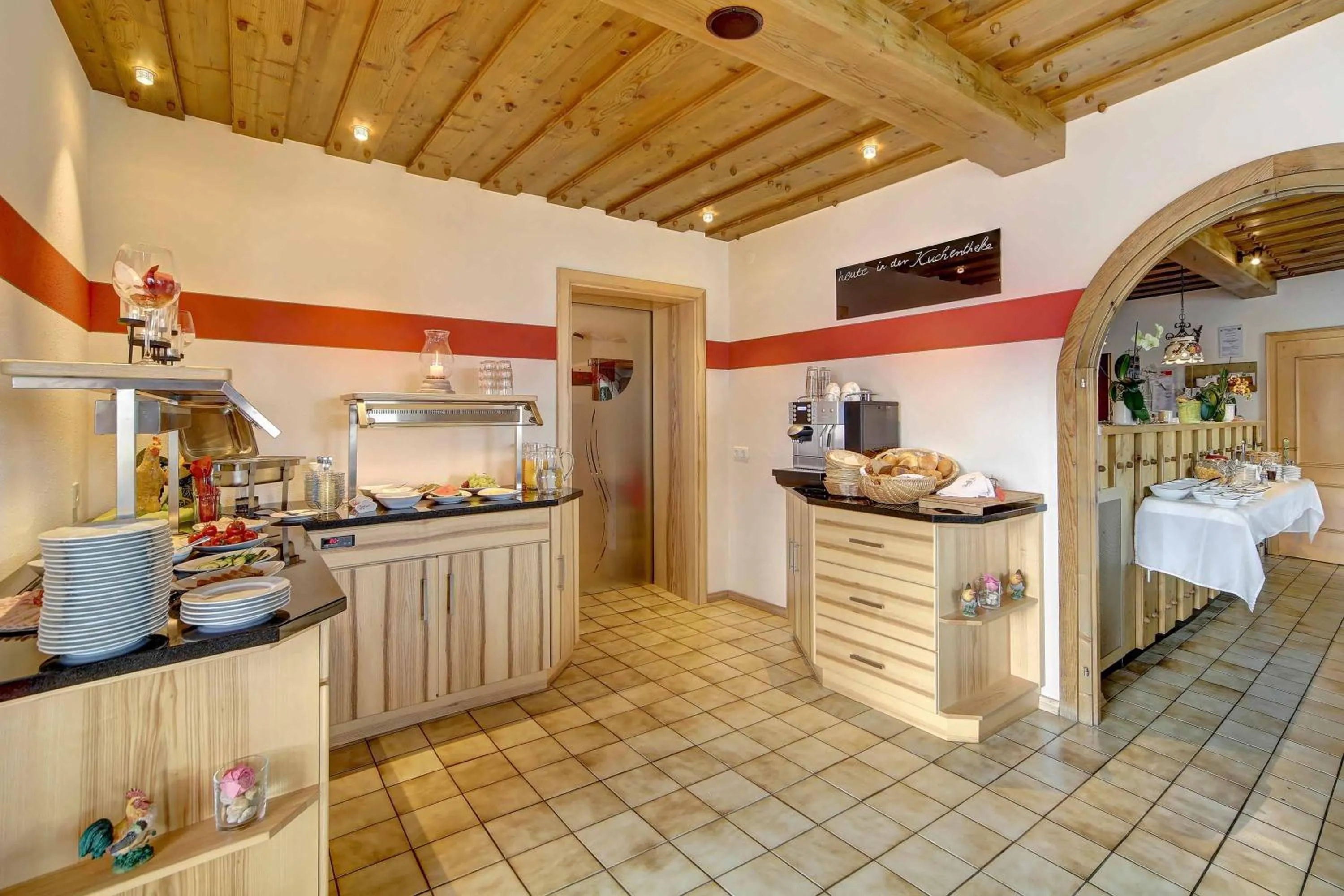 Restaurant/places to eat in Hotel Hirschenstein