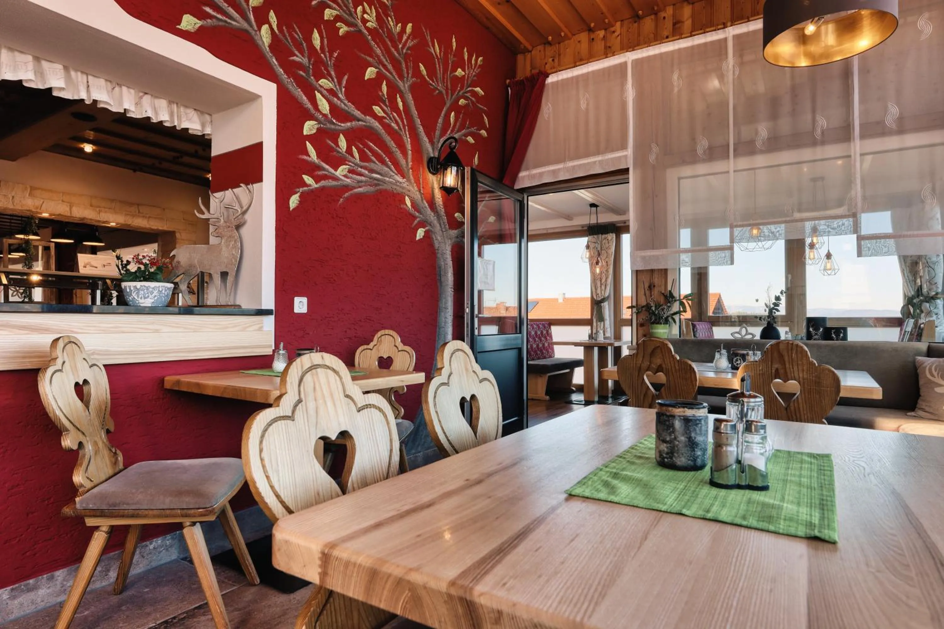 Restaurant/places to eat in Hotel Hirschenstein