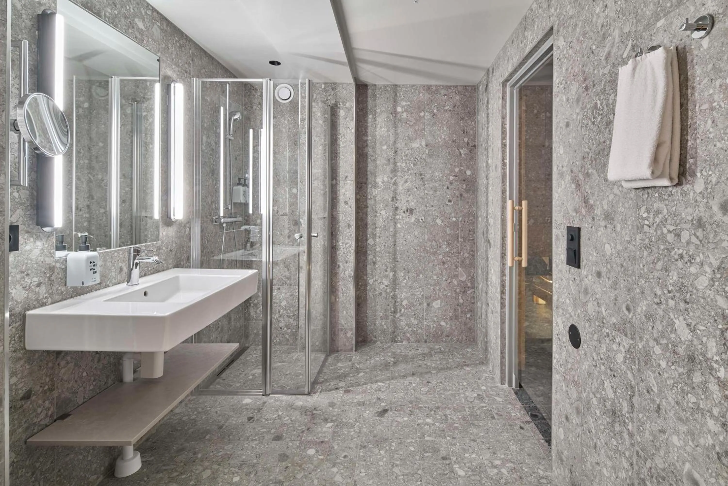 Bathroom in Scandic Wallin