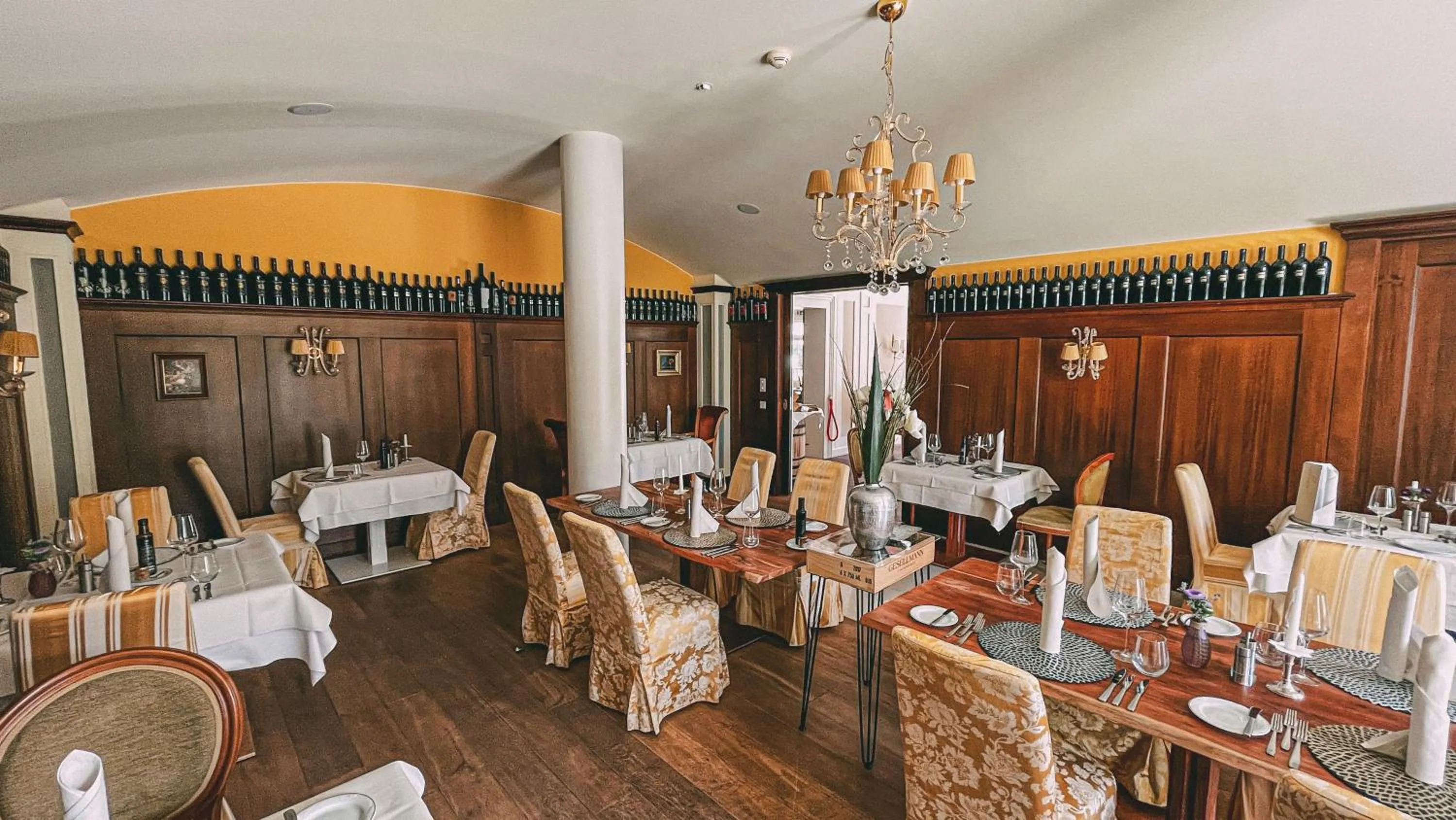 Restaurant/places to eat in Grandhotel Lienz Business-Wellness & Gourmet