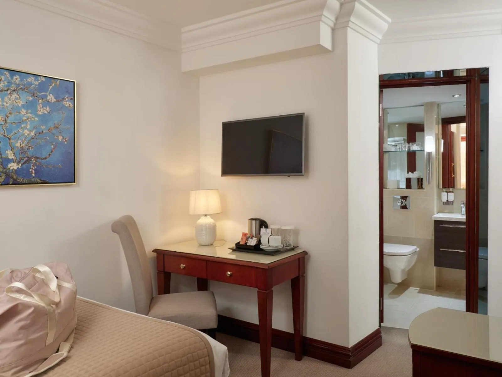 Bed in The Prime London Hotel