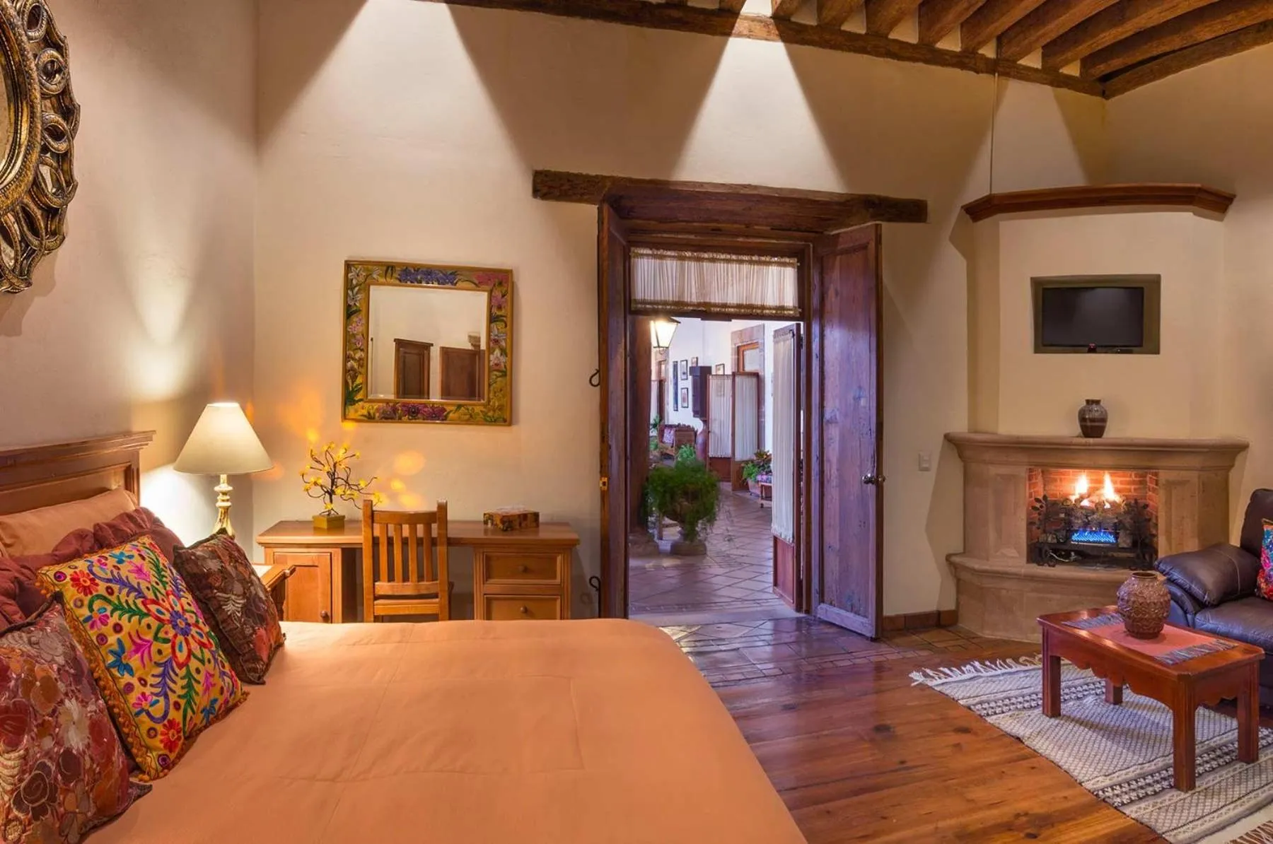 Photo of the whole room, Bed in Hotel Casa del Naranjo