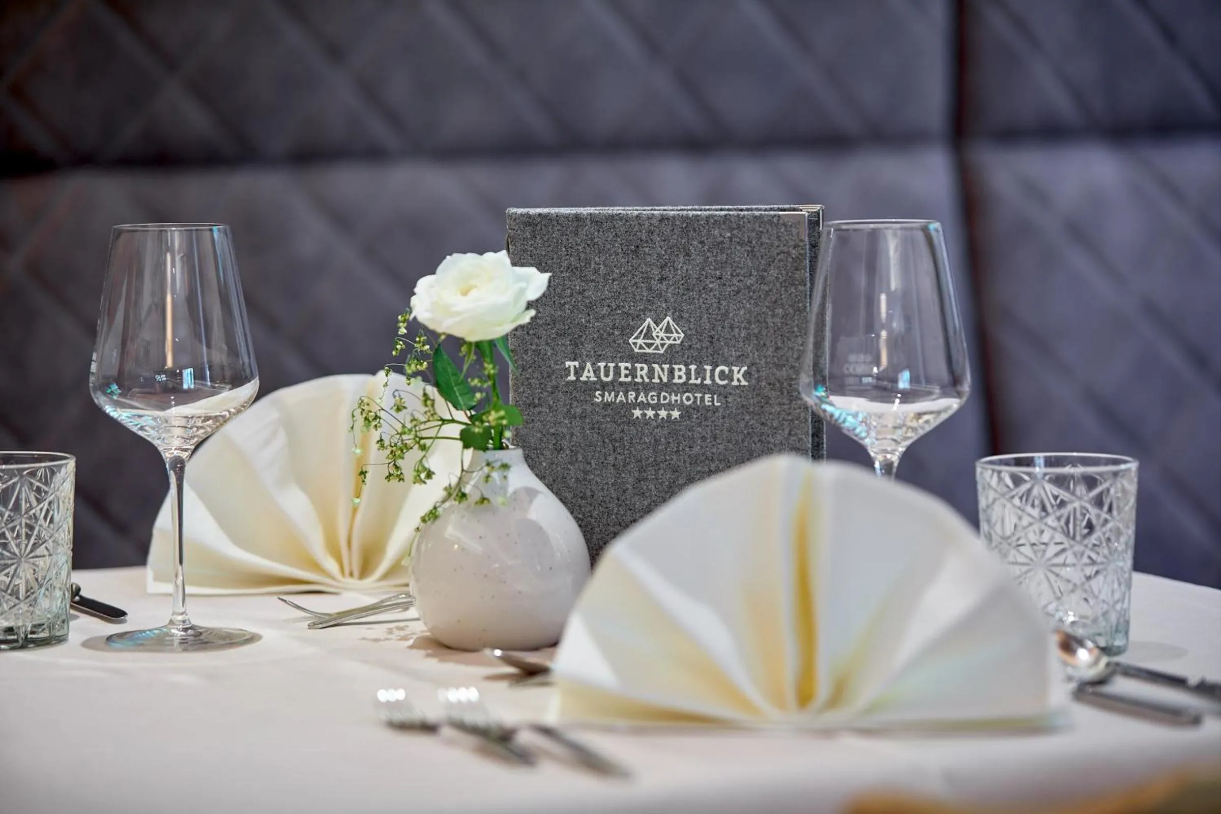 Restaurant/places to eat in Smaragdhotel Tauernblick