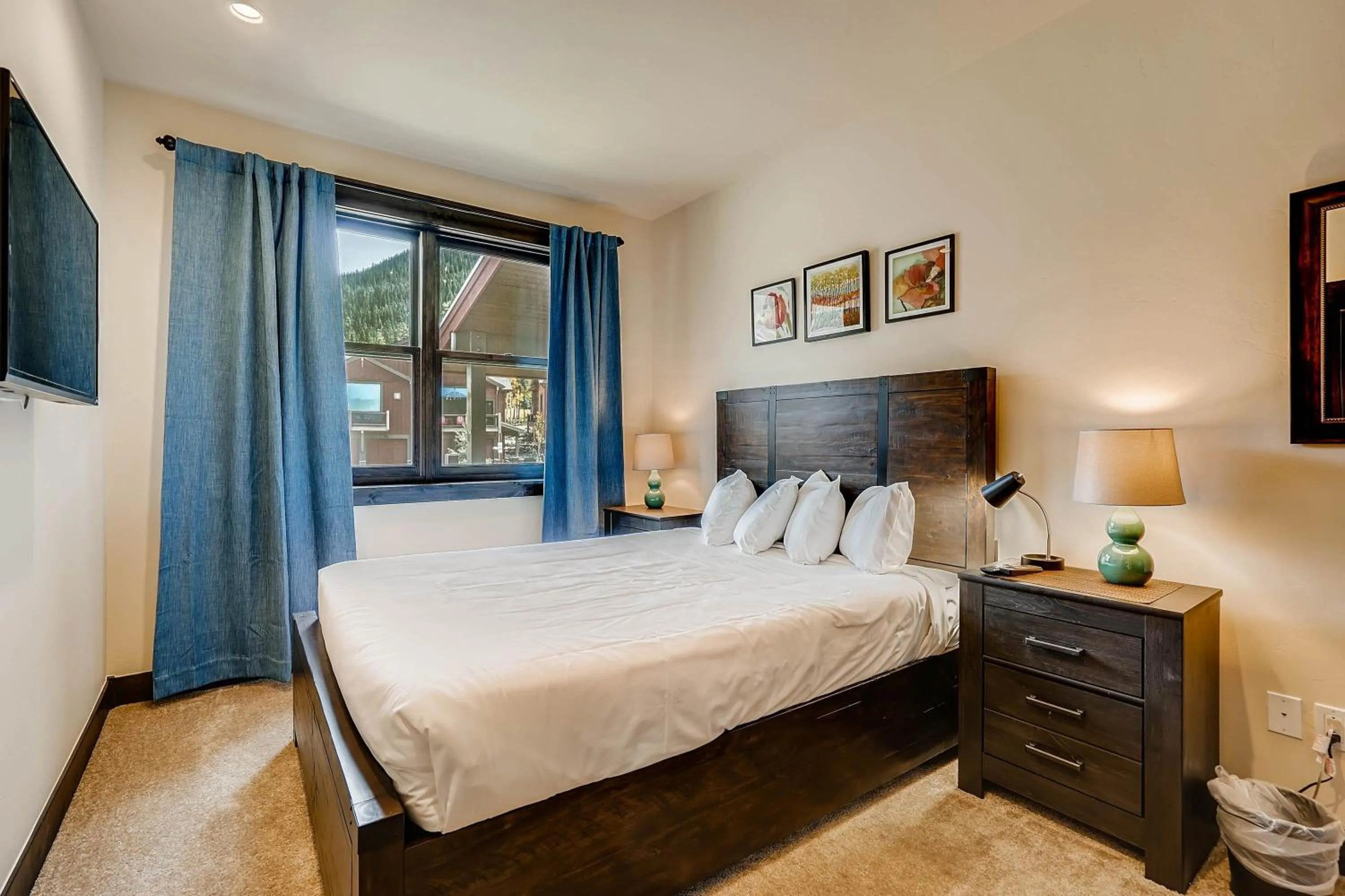 Photo of the whole room, Bed in Keystone Private Homes by Vail Resorts