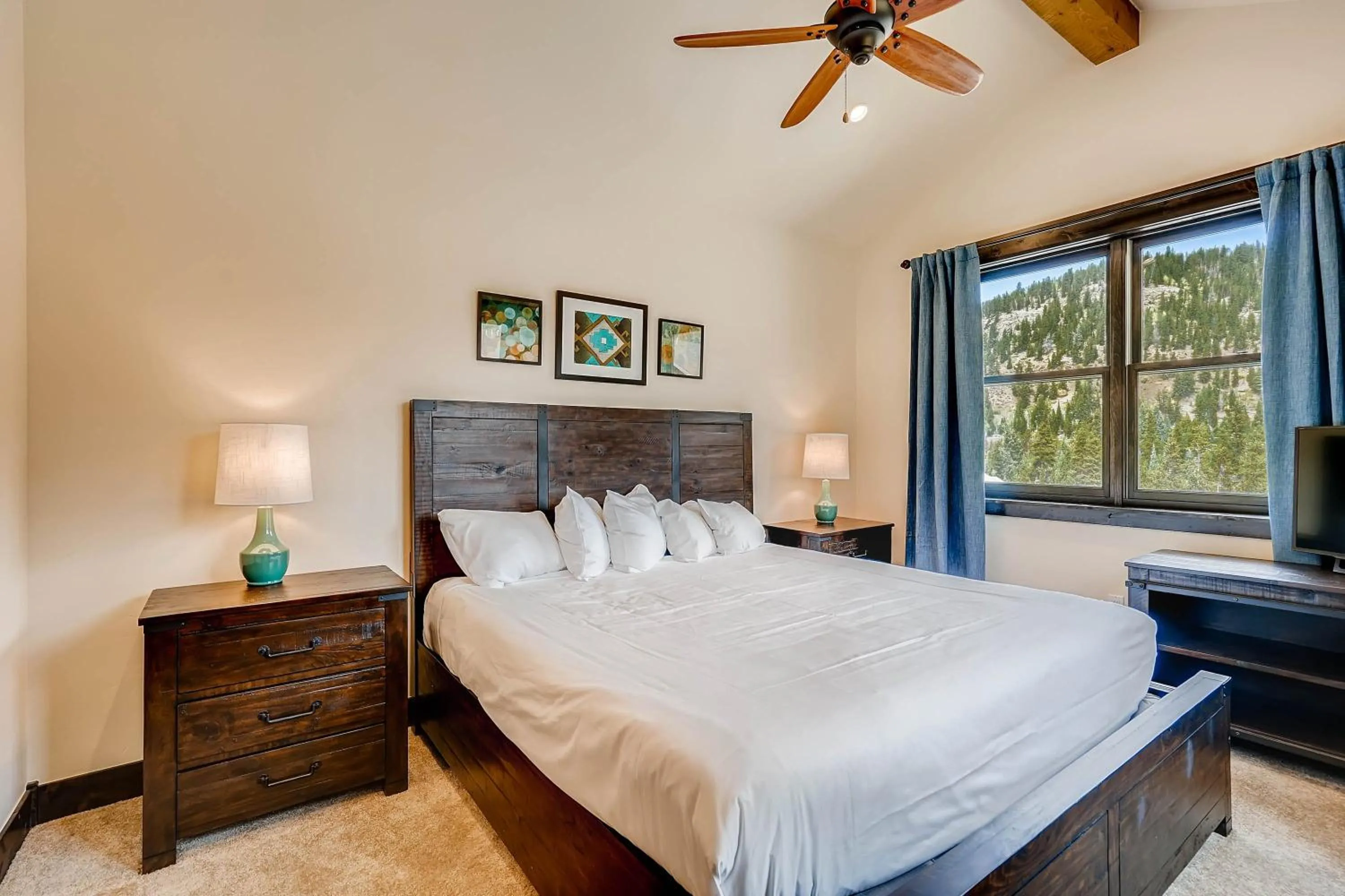 Photo of the whole room, Bed in Keystone Private Homes by Vail Resorts