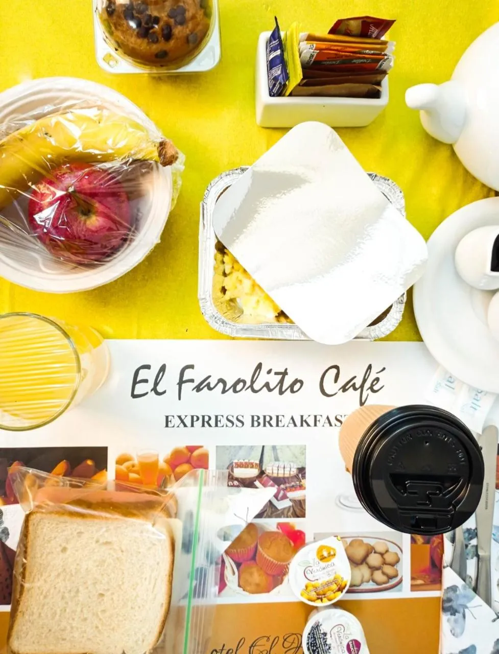 Continental breakfast in Hotel El Farolito