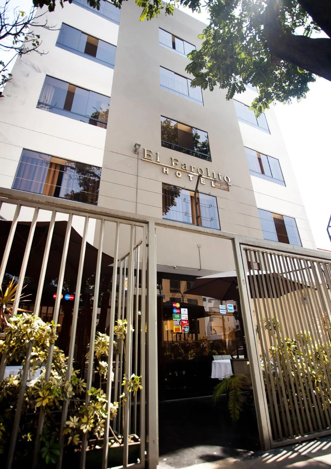 Facade/entrance in Hotel El Farolito