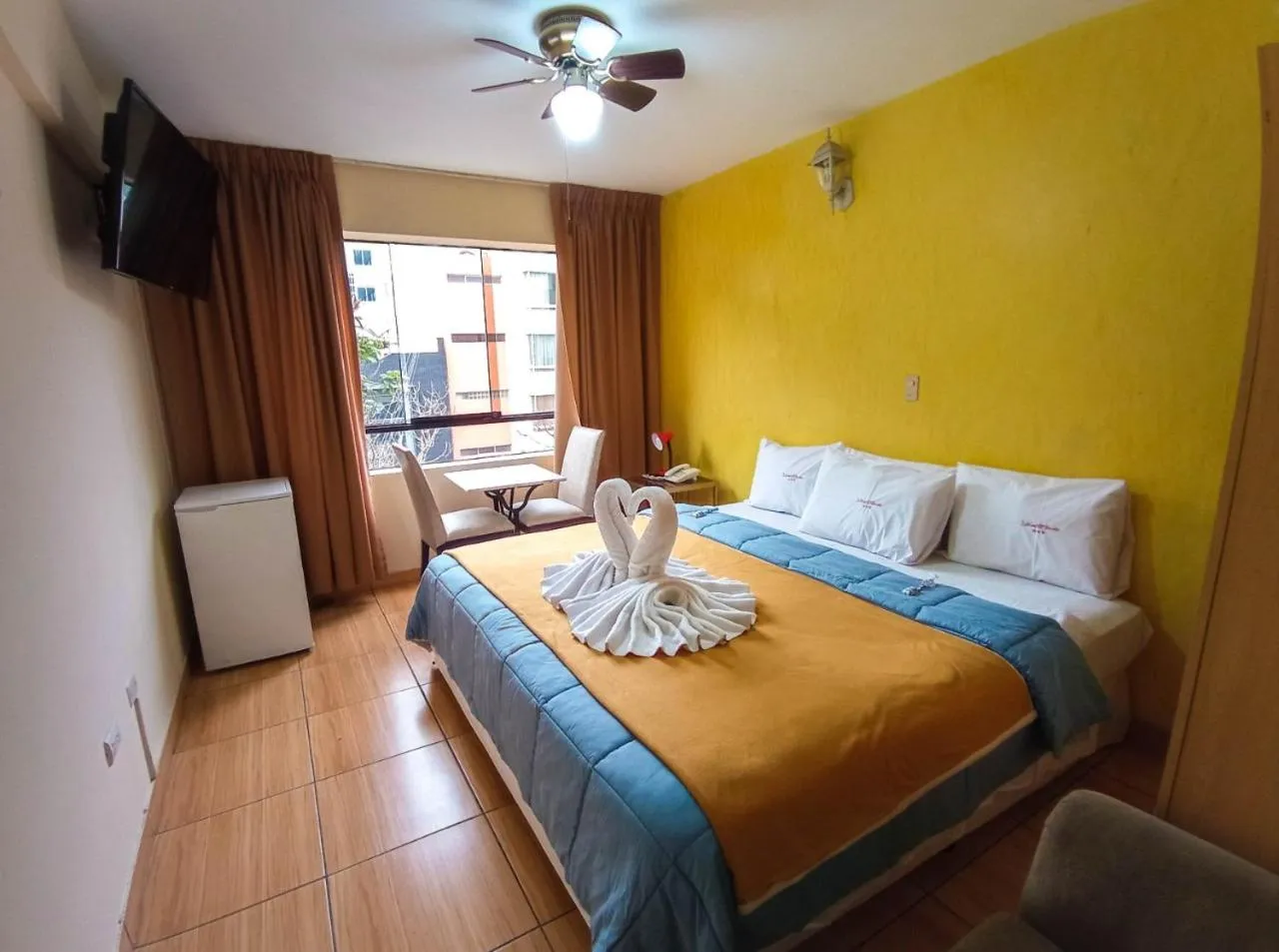 Bed in Hotel El Farolito