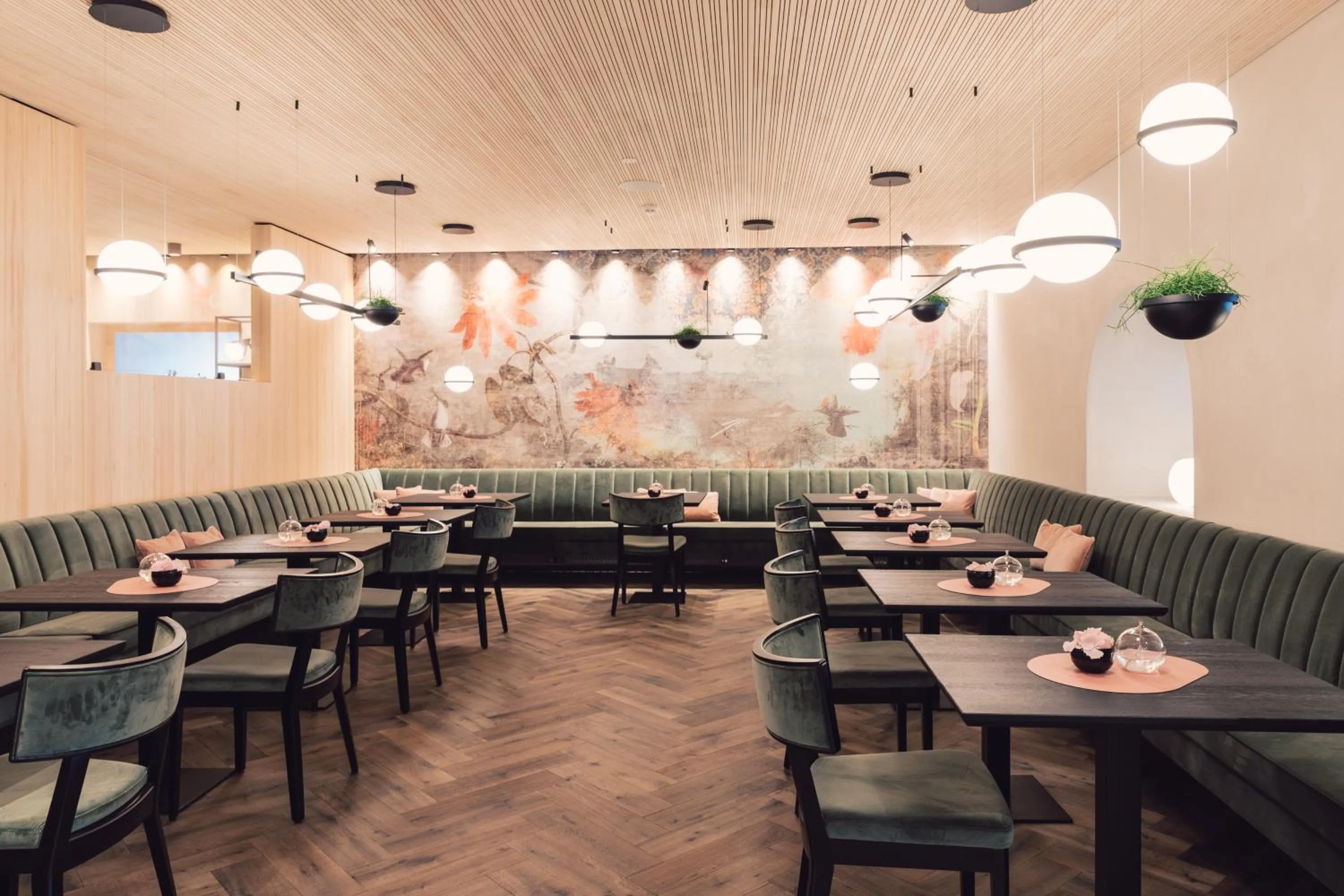 Restaurant/places to eat in Seehotel Einwaller - adults only