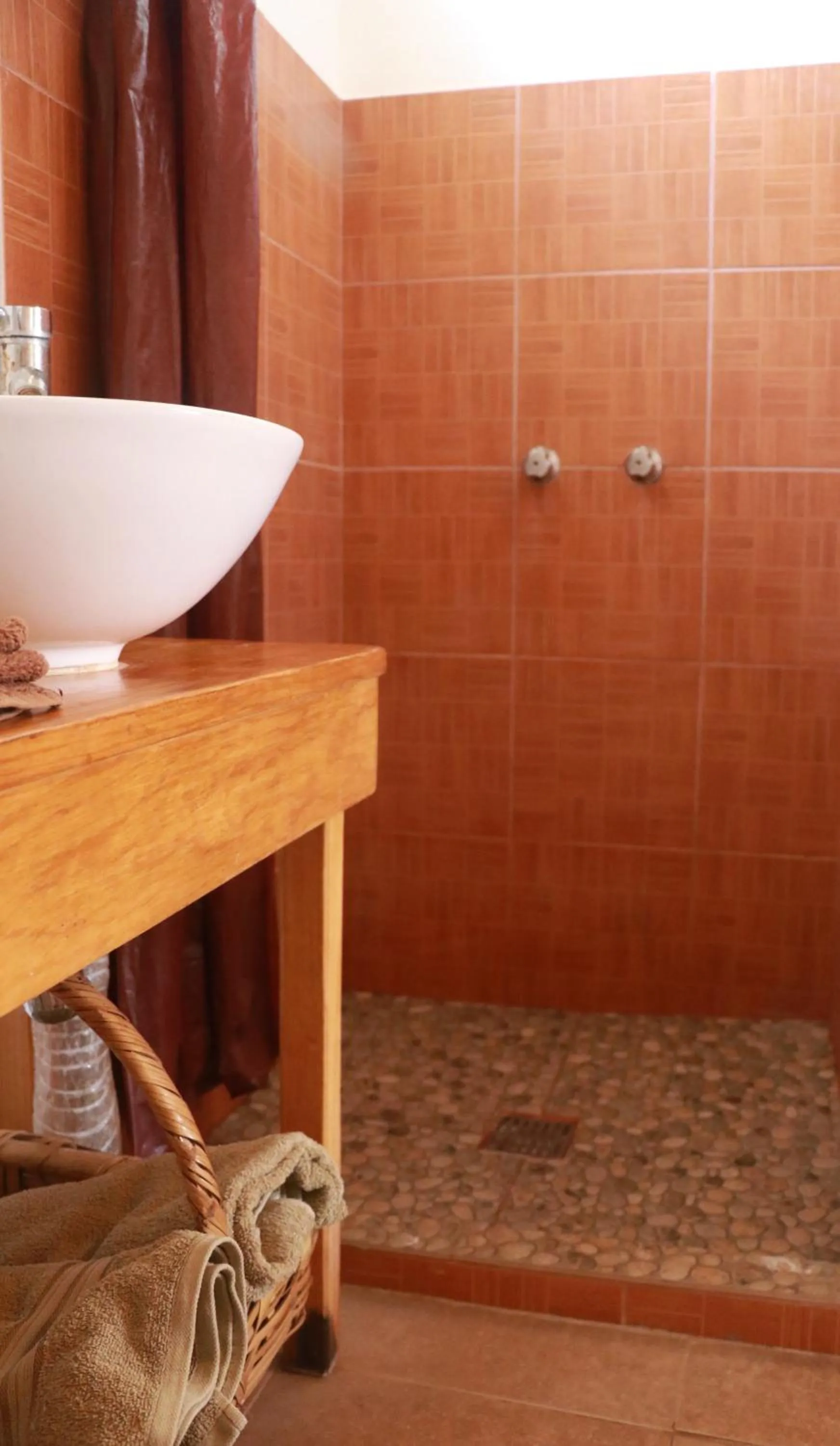 Shower in Cafe Maya - Casa Acalli