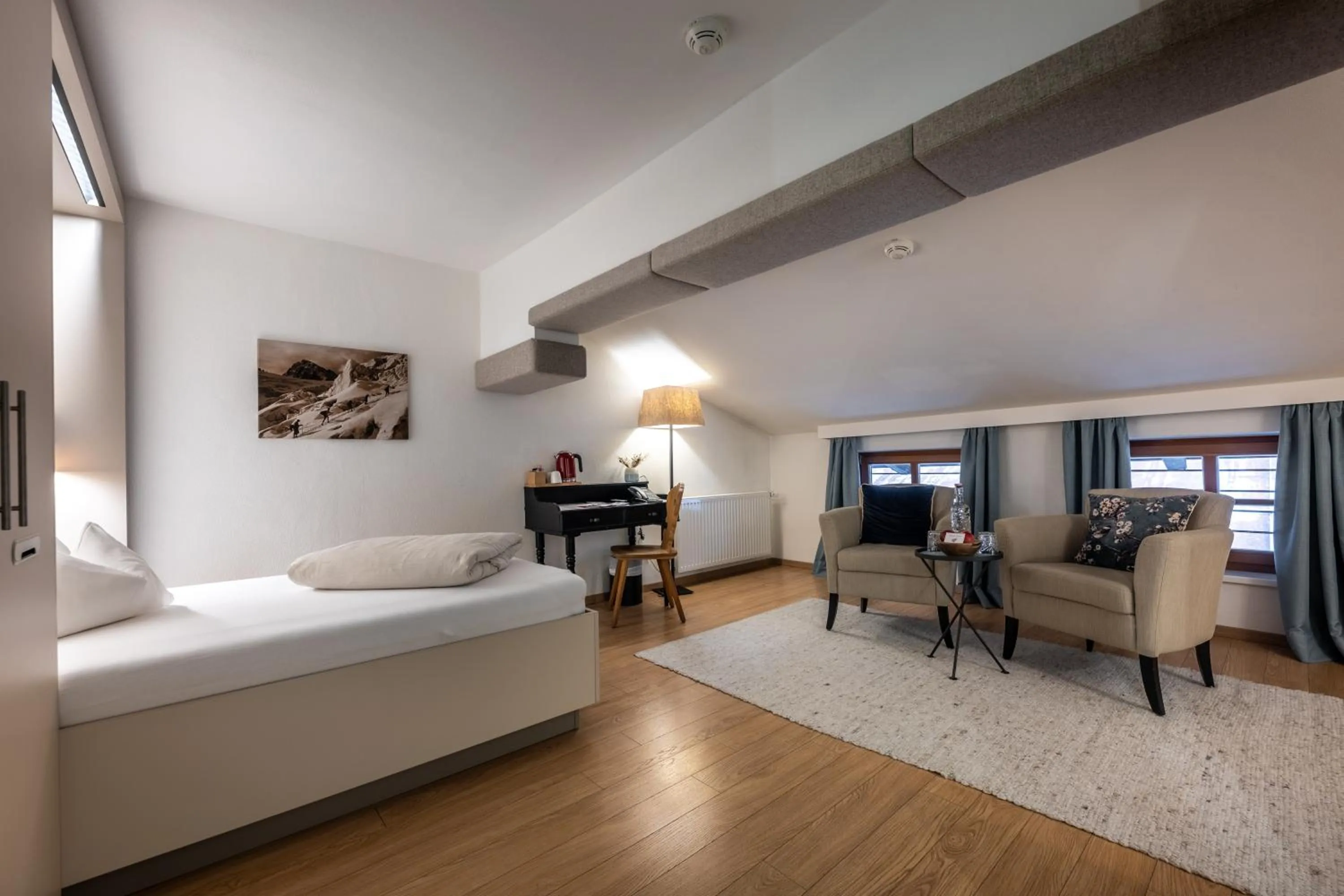 Photo of the whole room, Bed in Hotel Wirtshaus Post