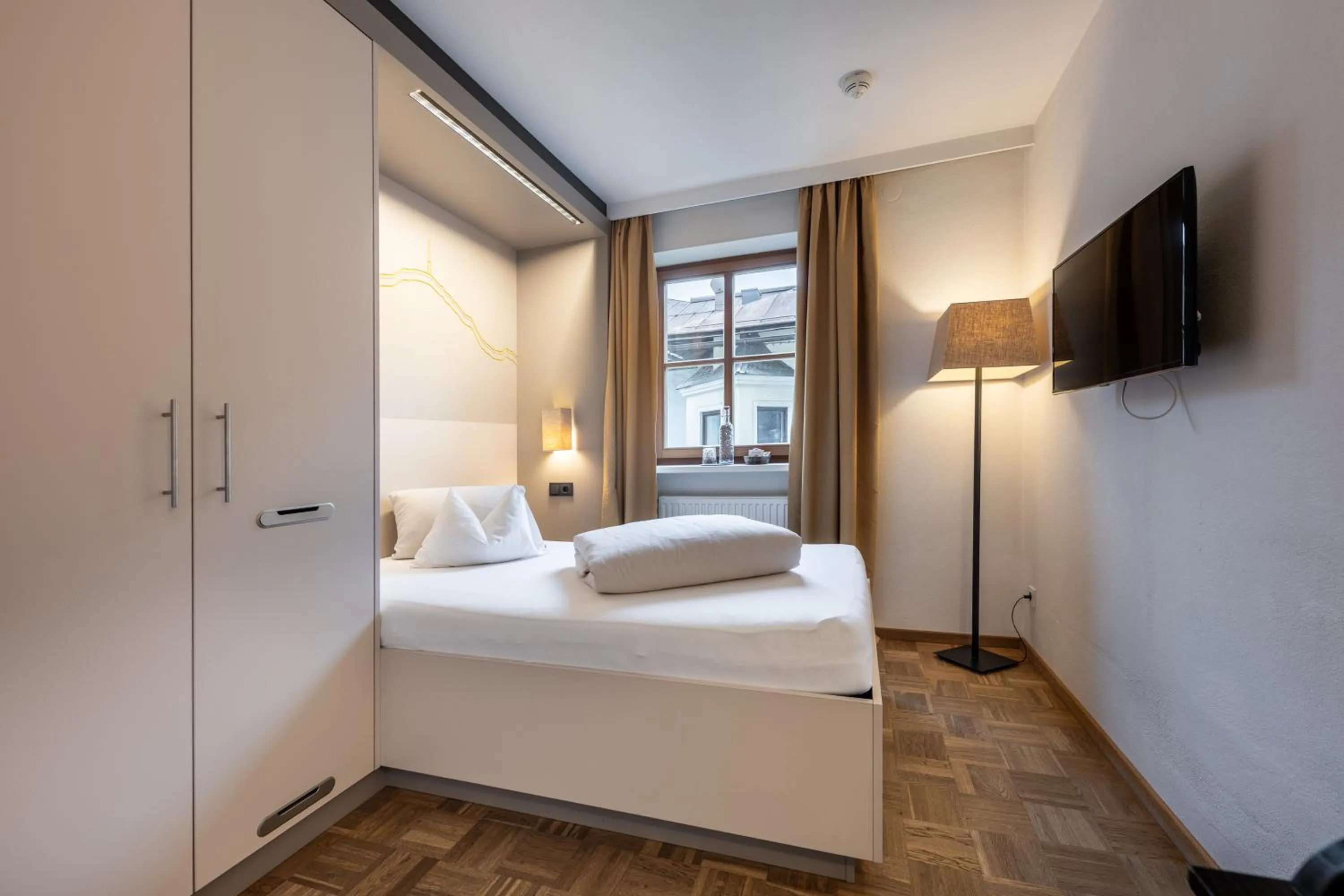 Bedroom, Bed in Hotel Wirtshaus Post