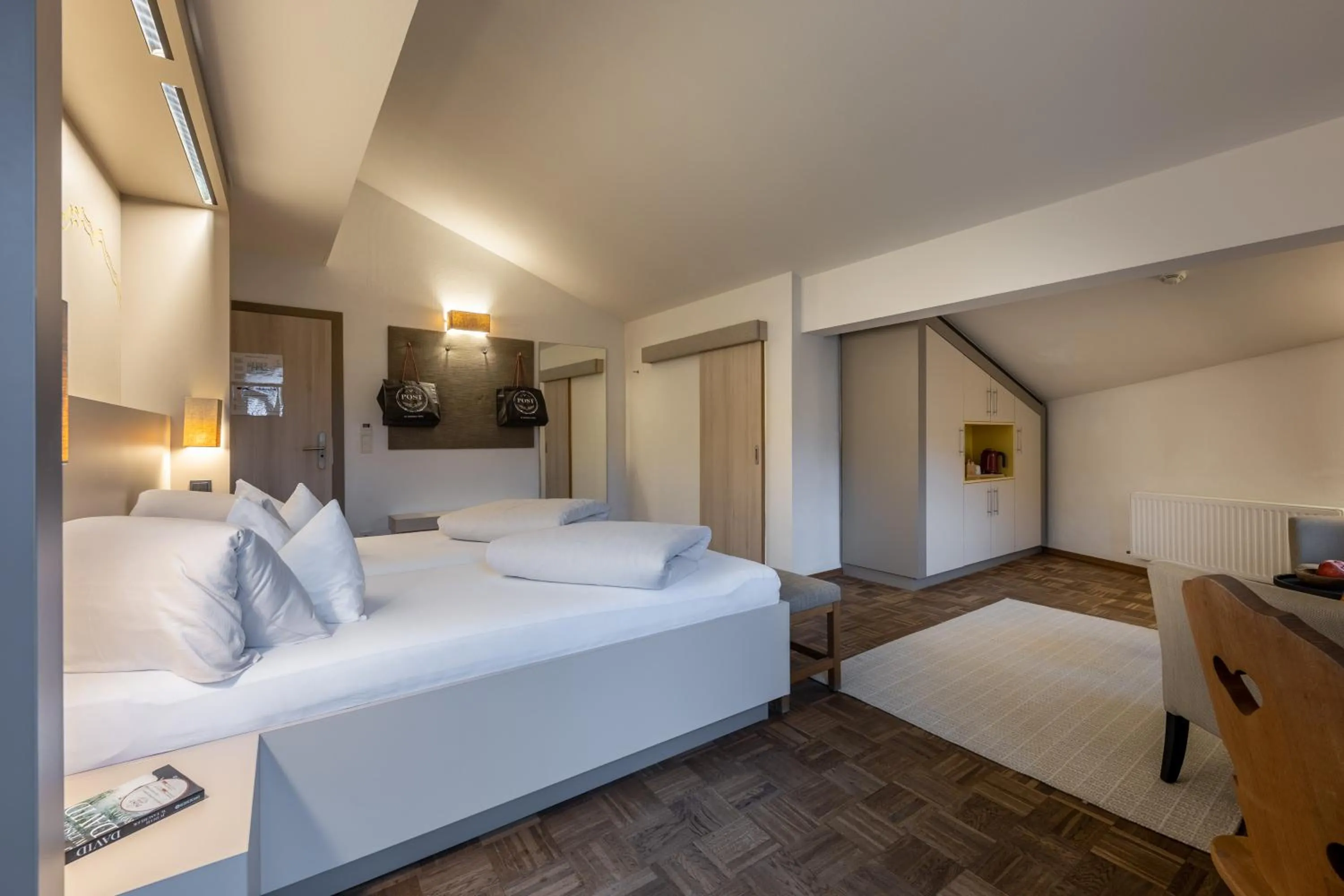 Bedroom, Bed in Hotel Wirtshaus Post