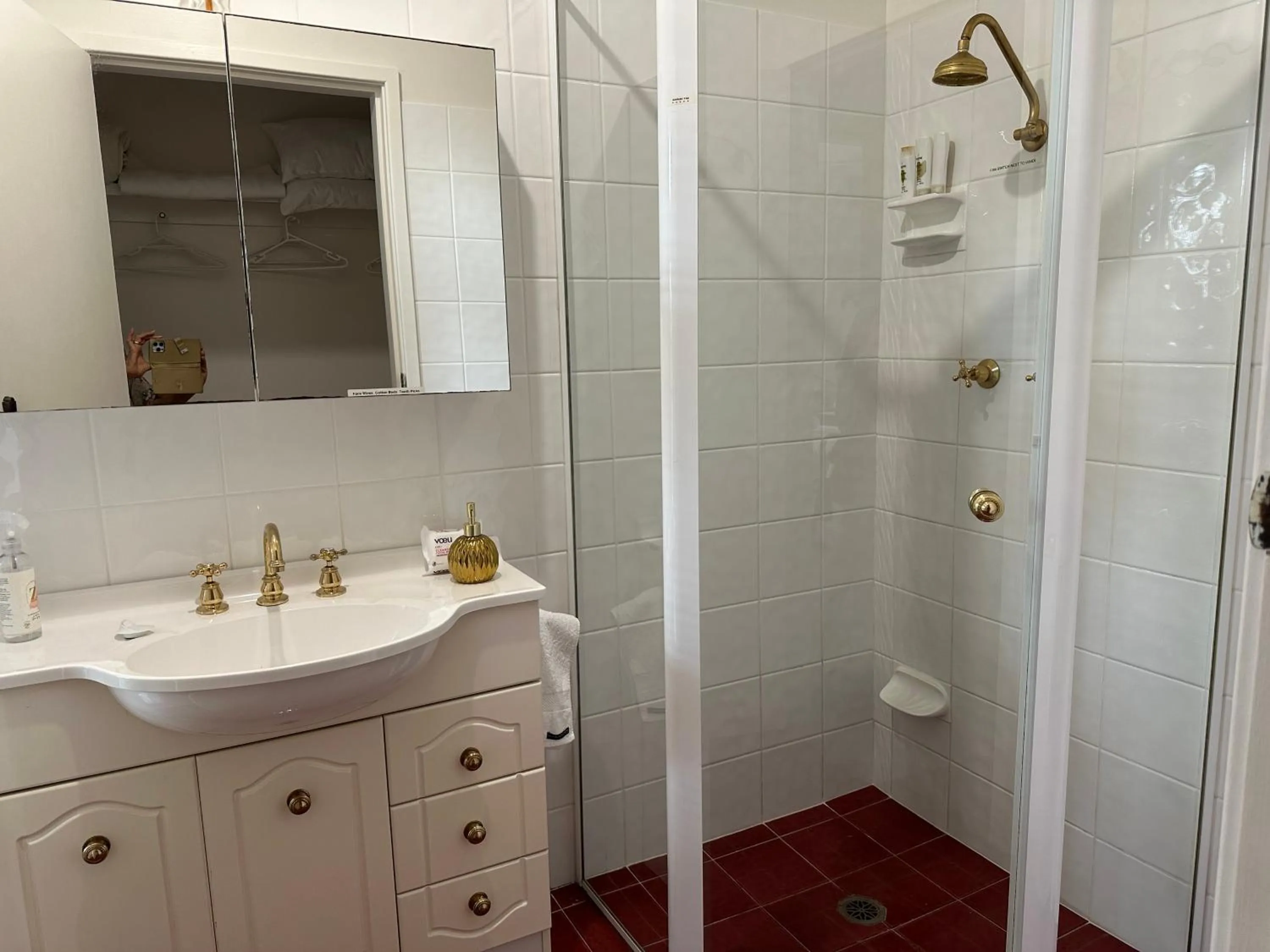 Shower in Palm Beach Bed & Breakfast