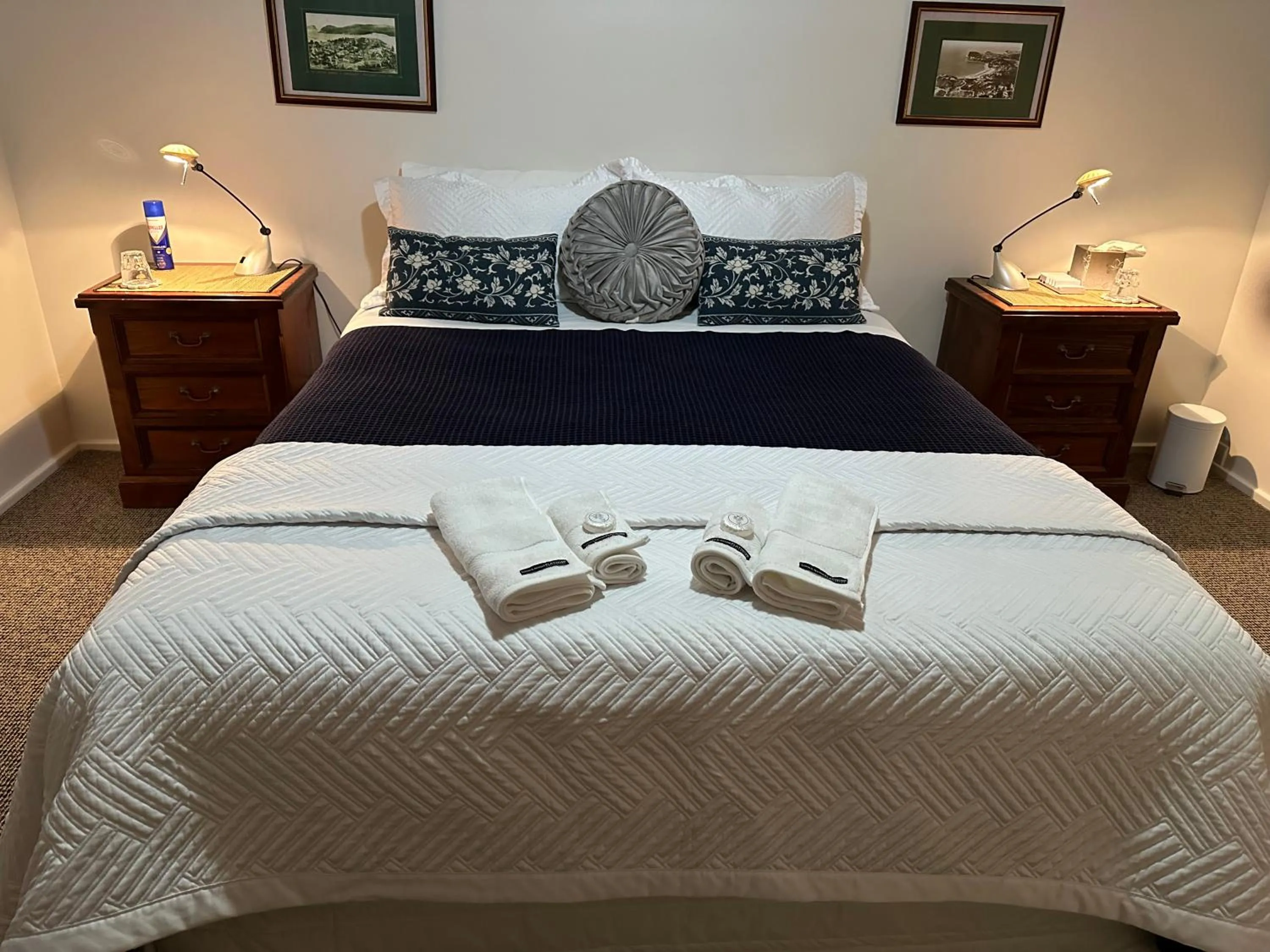 Bed in Palm Beach Bed & Breakfast