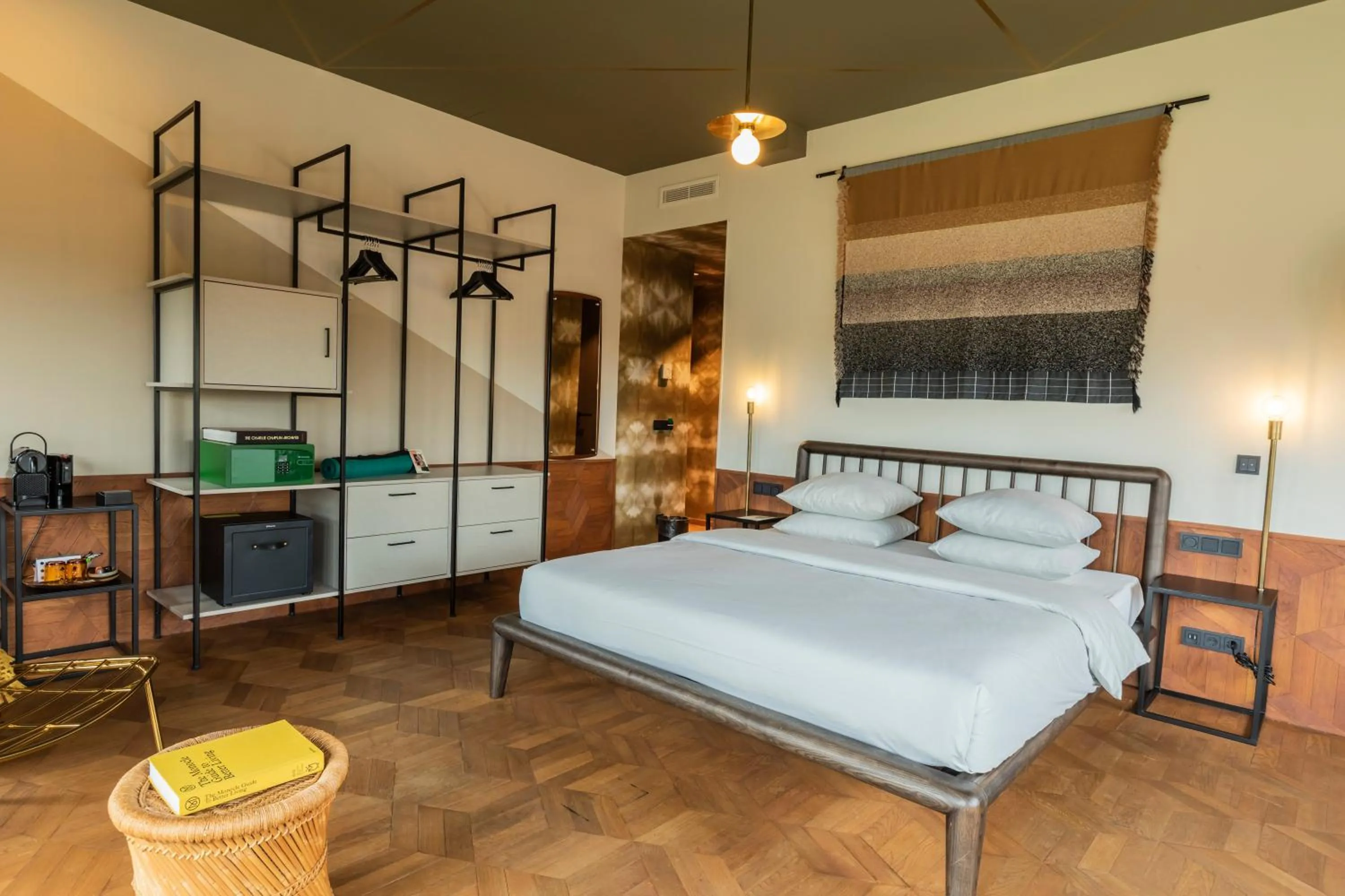 Bed in Hotel V Fizeaustraat