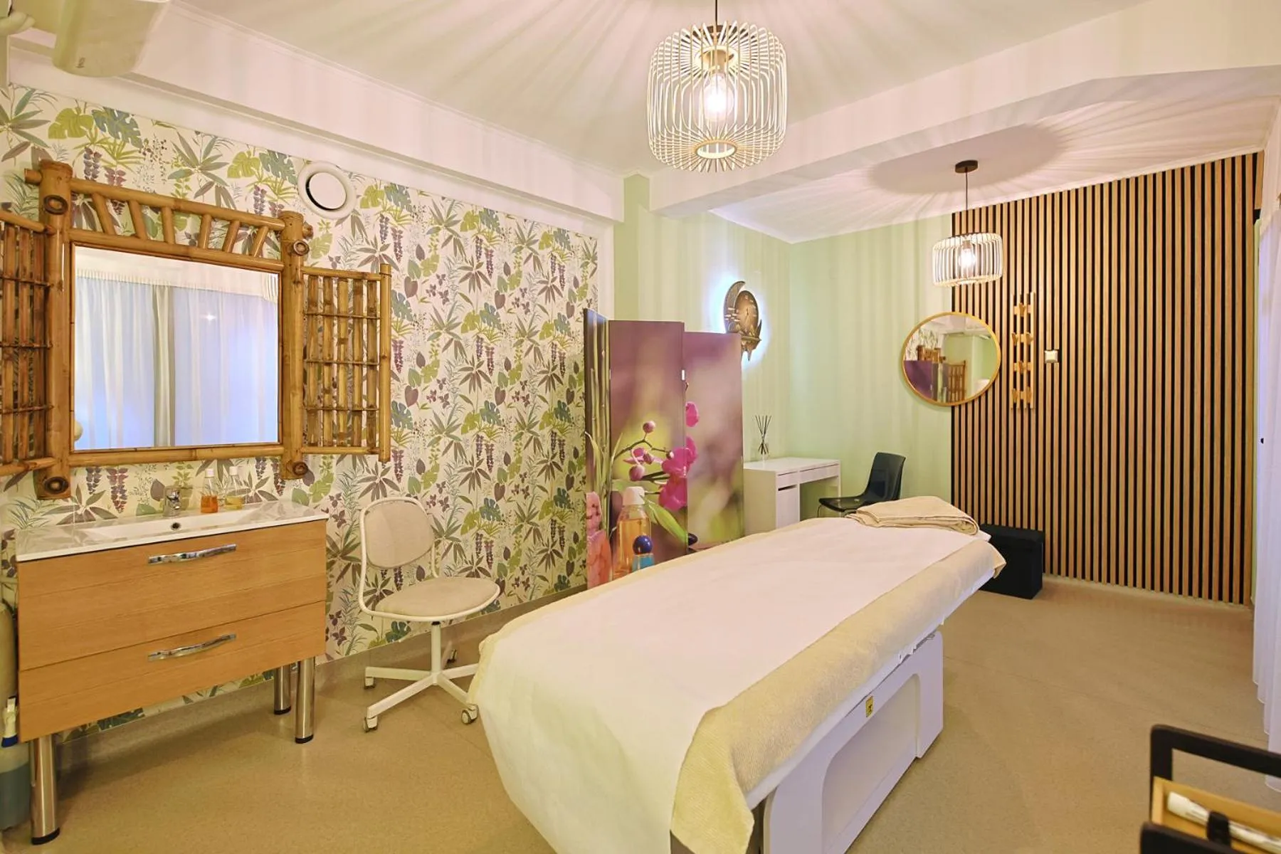 Bed in Potaissa Hotel