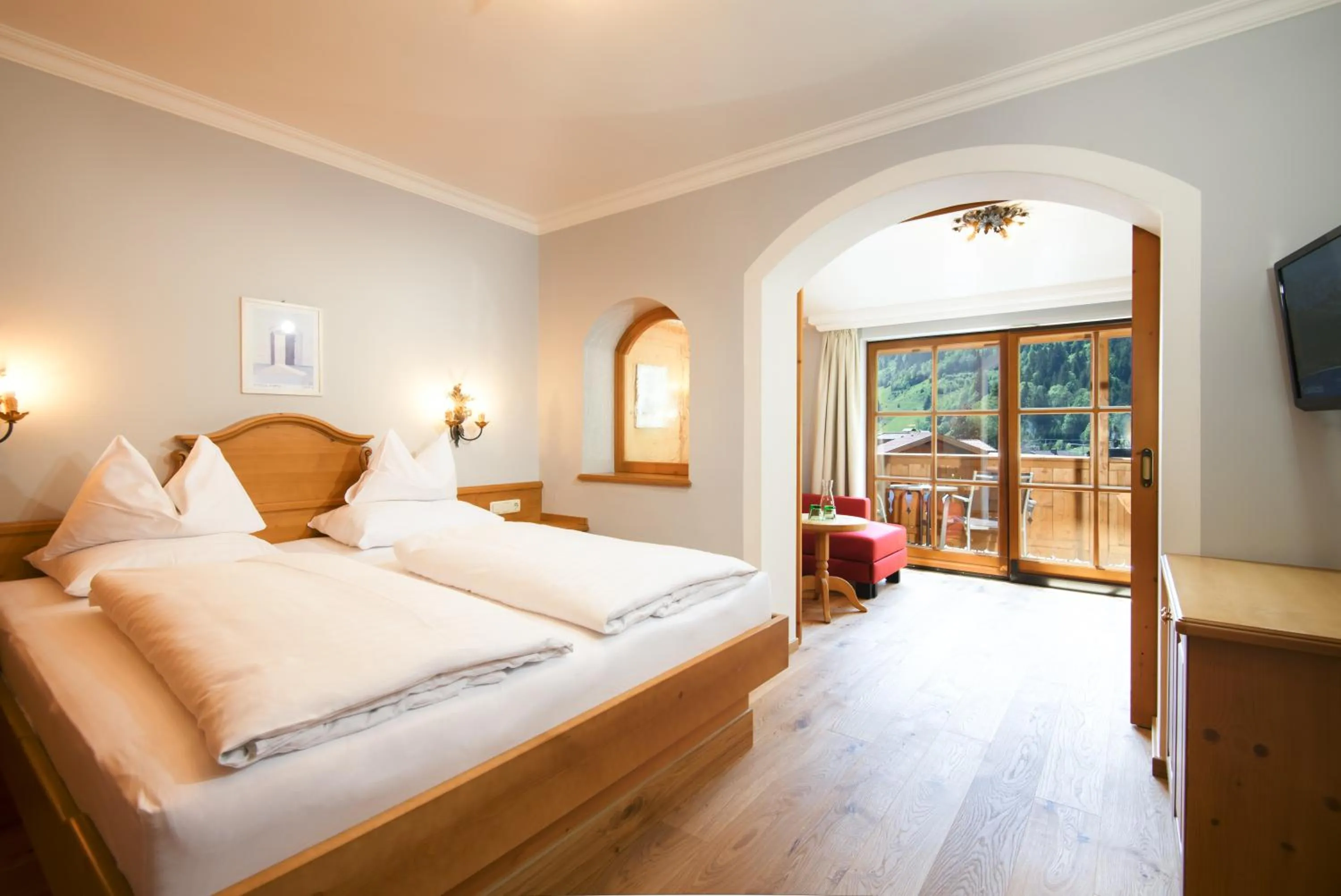 Photo of the whole room, Bed in Landhotel Römerhof