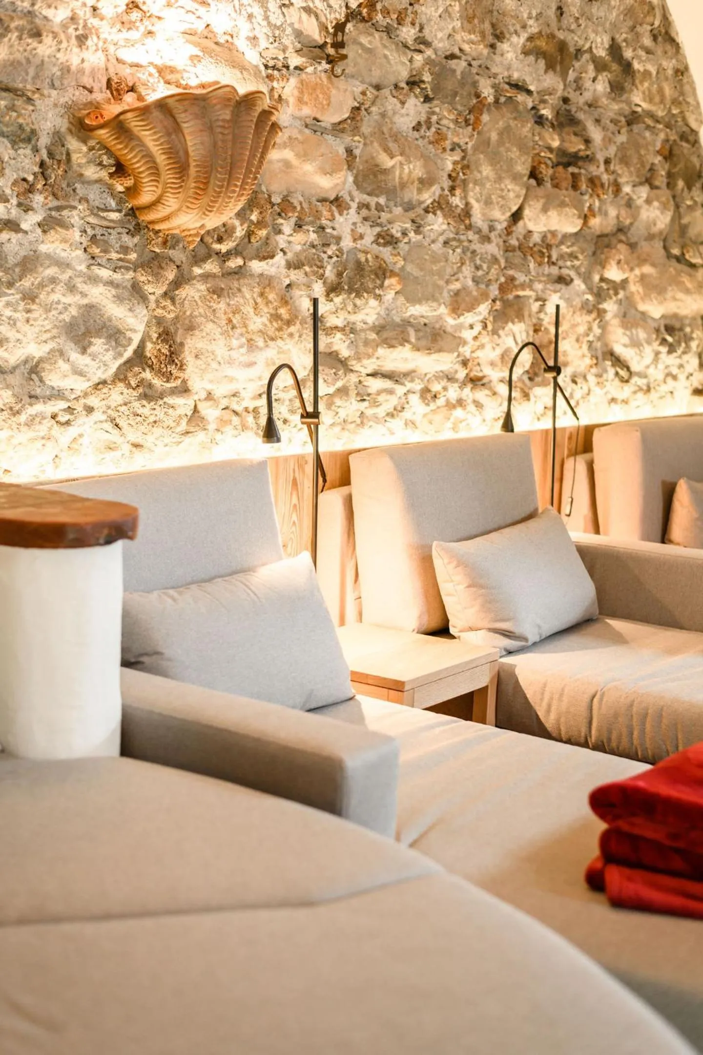 Swimming pool, Bed in Landhotel Römerhof