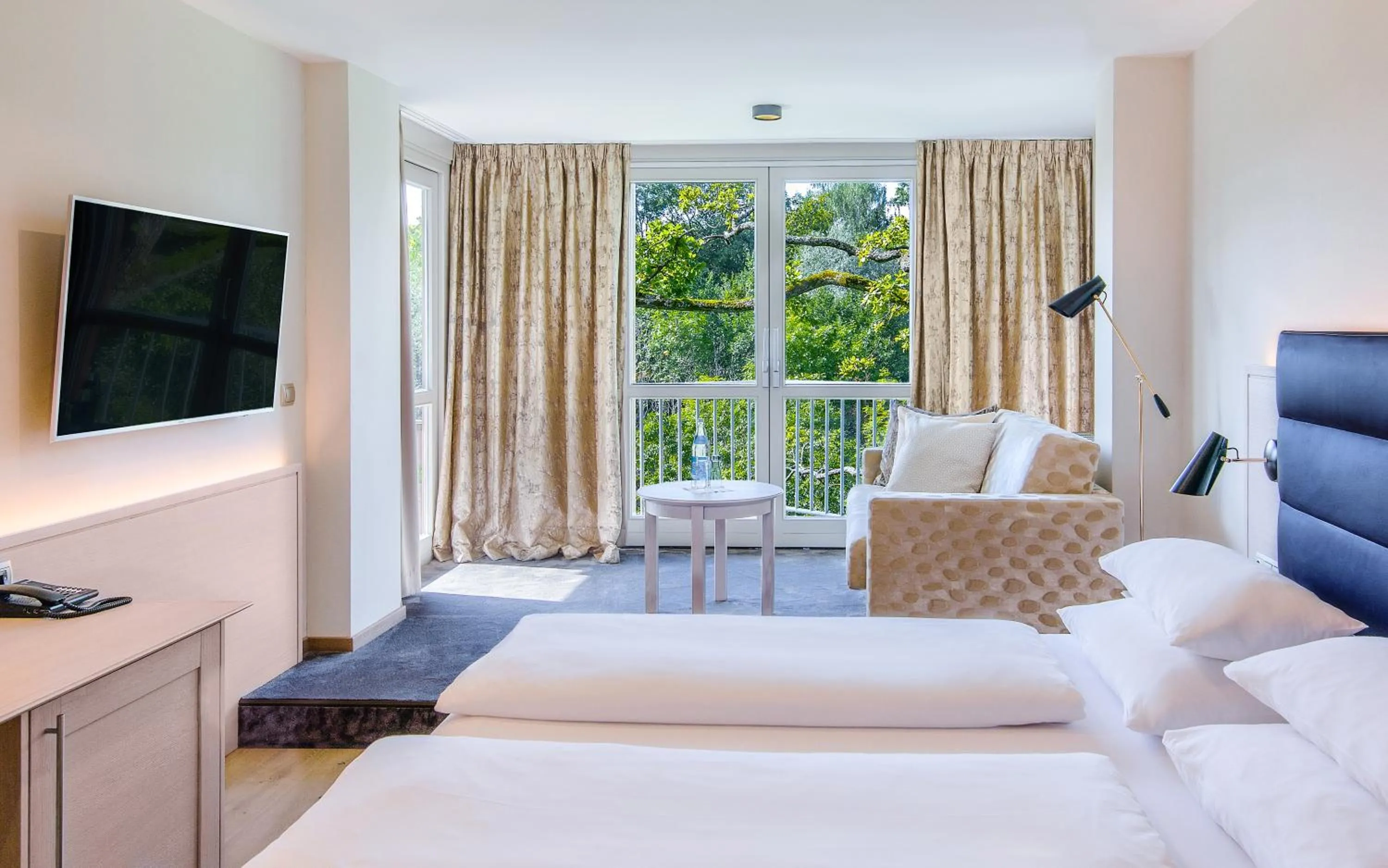 Bed in Hotel Karnerhof