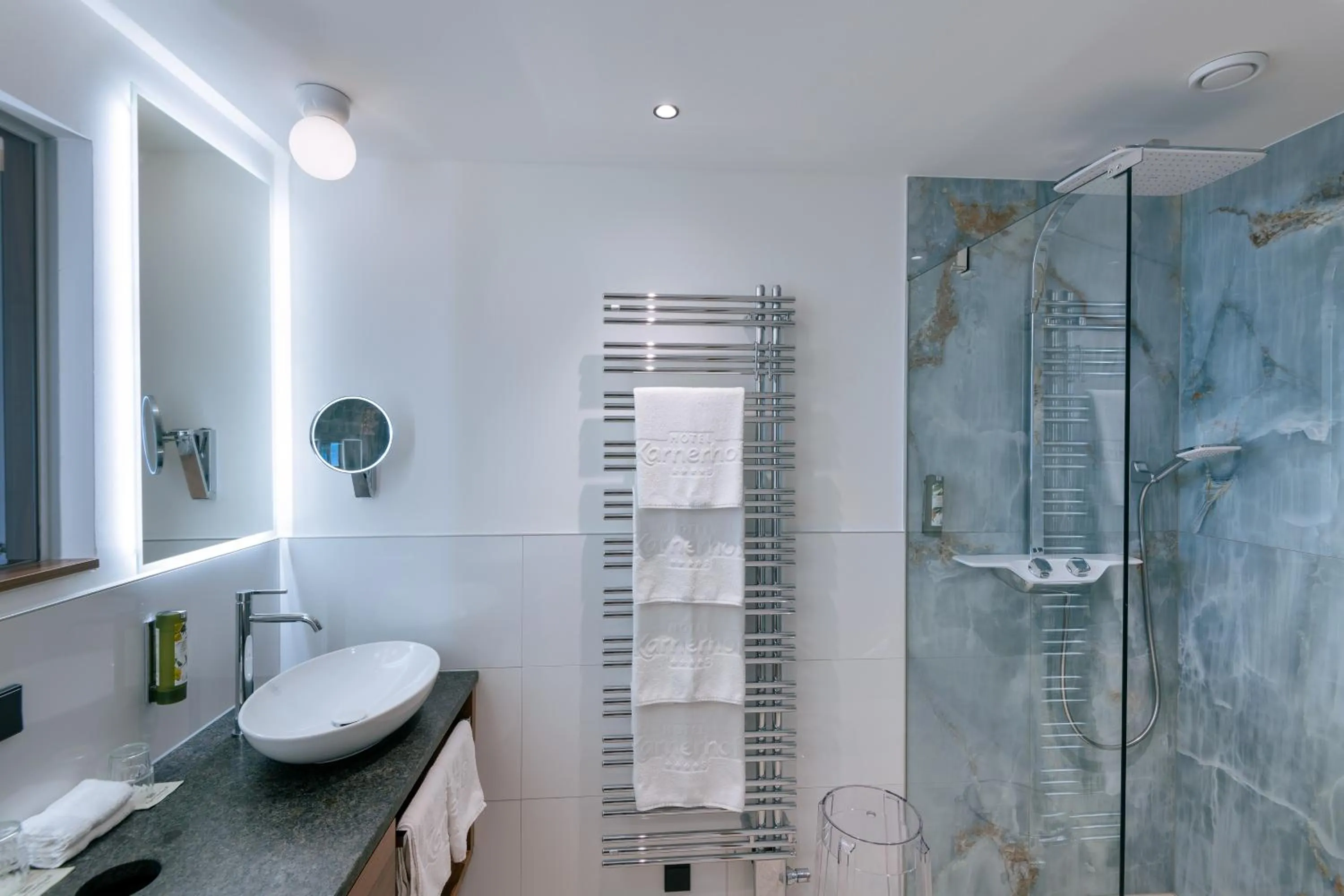 Shower in Hotel Karnerhof