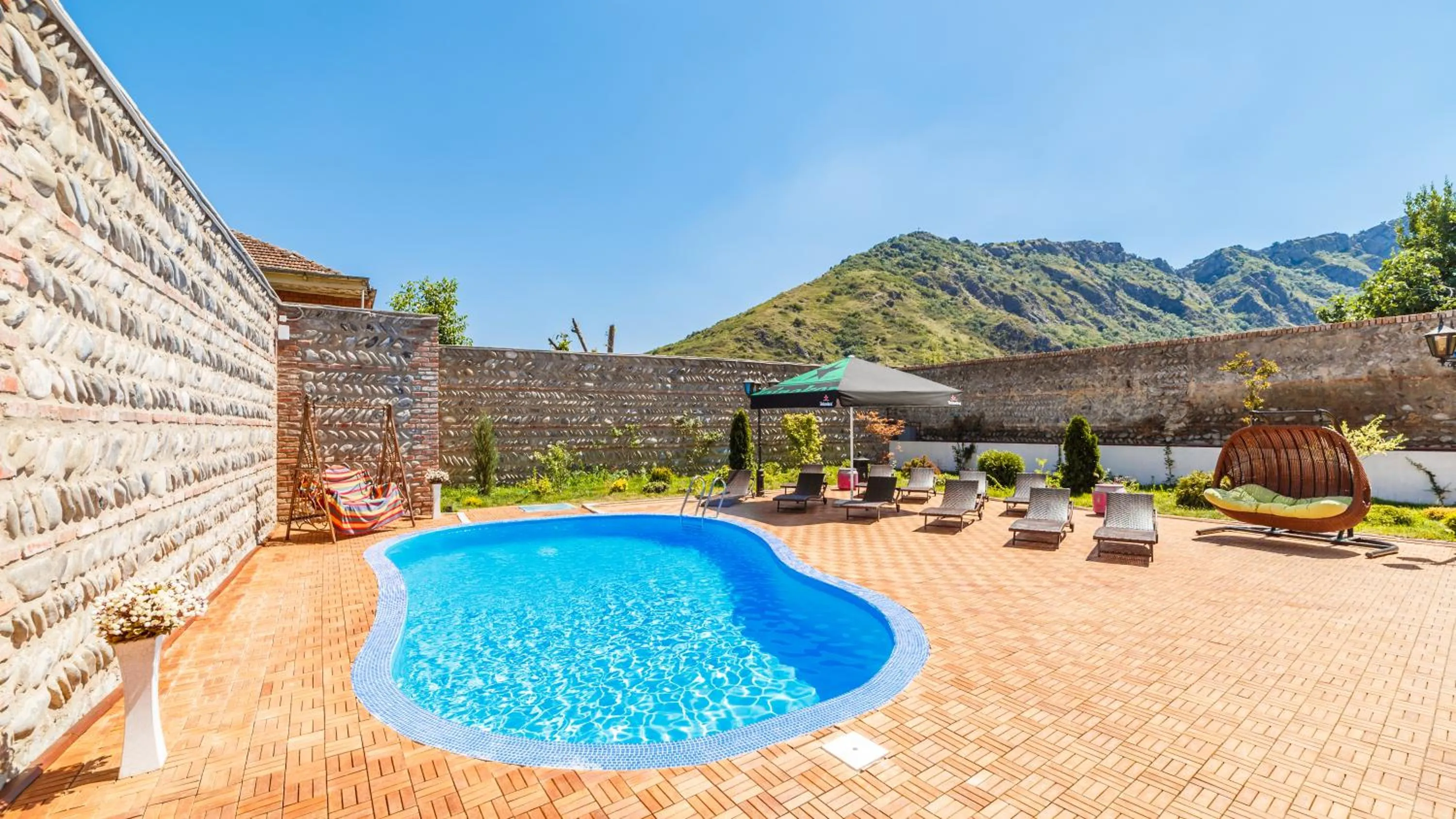 Swimming pool in Hotel Gino Wellness Mtskheta