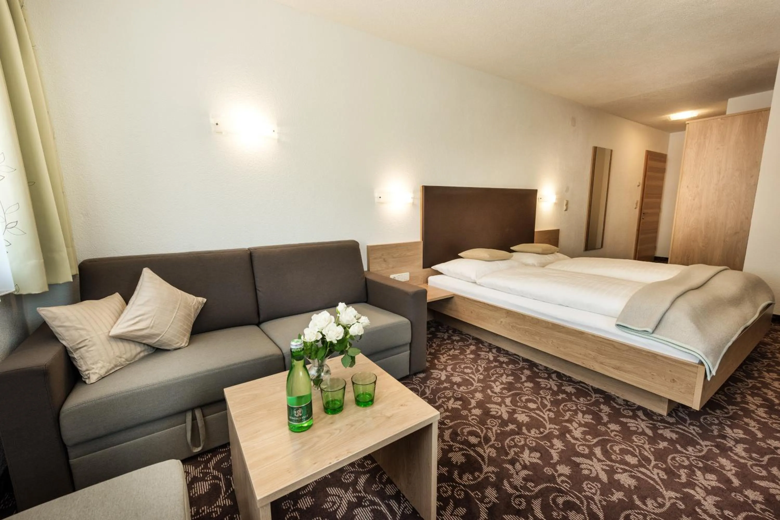 Photo of the whole room, Bed in Hotel Puint