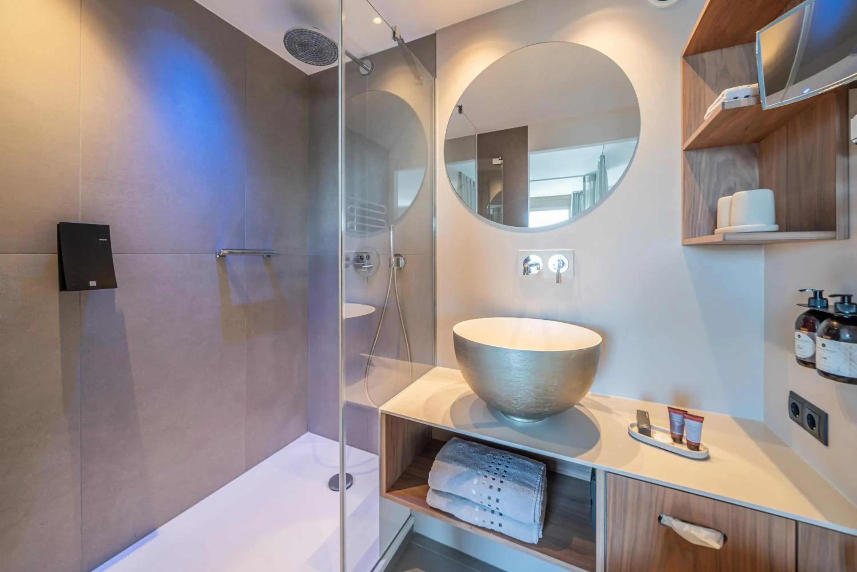 Double Room Fireplace Lounge in hirschen dornbirn - das boutiquestyle hotel - skyrelax & wellness im rooftop Double Room Fireplace Lounge in hirschen dornbirn - das boutiquestyle hotel - skyrelax & wellness im rooftop