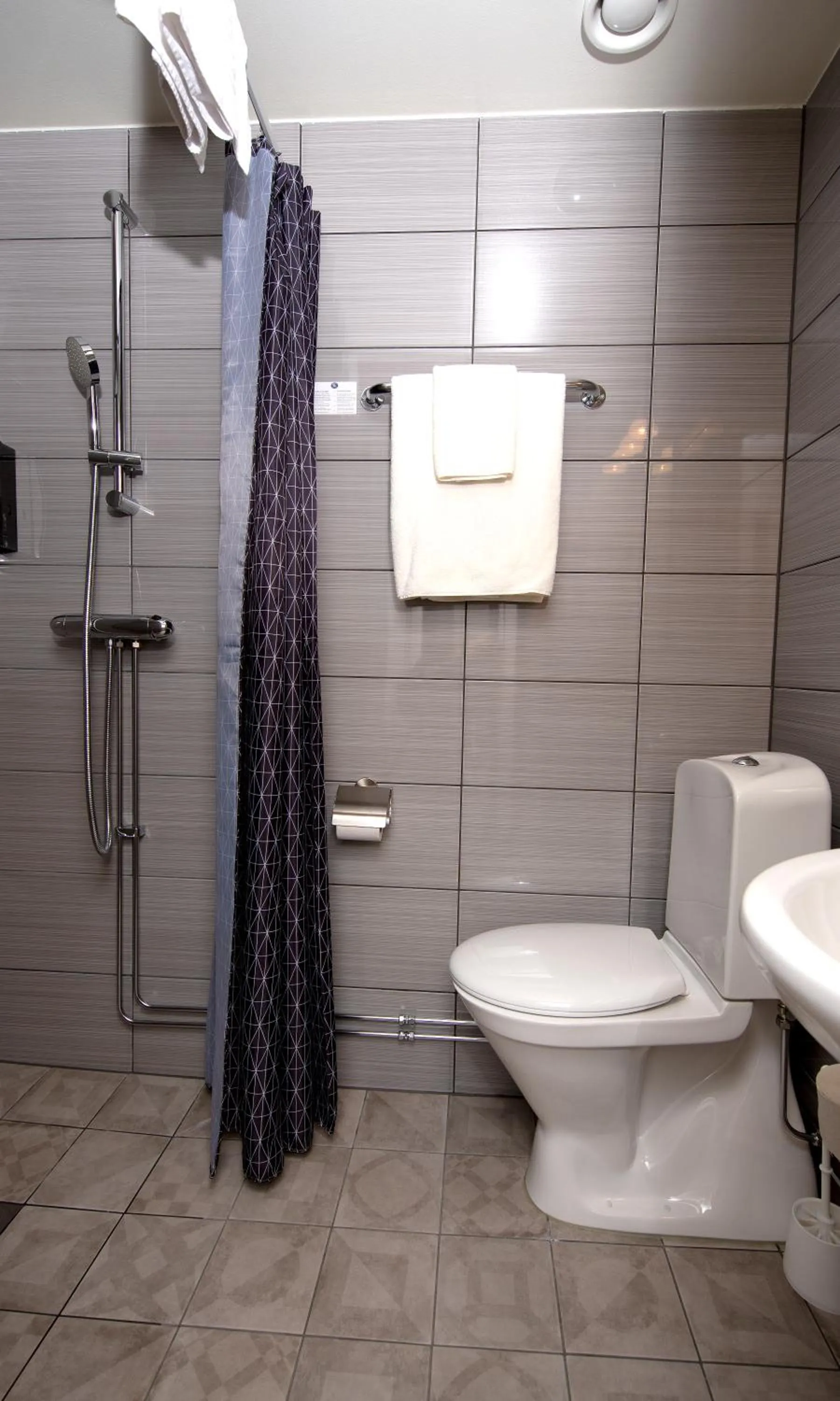 Bathroom in Sure Hotel by Best Western Algen