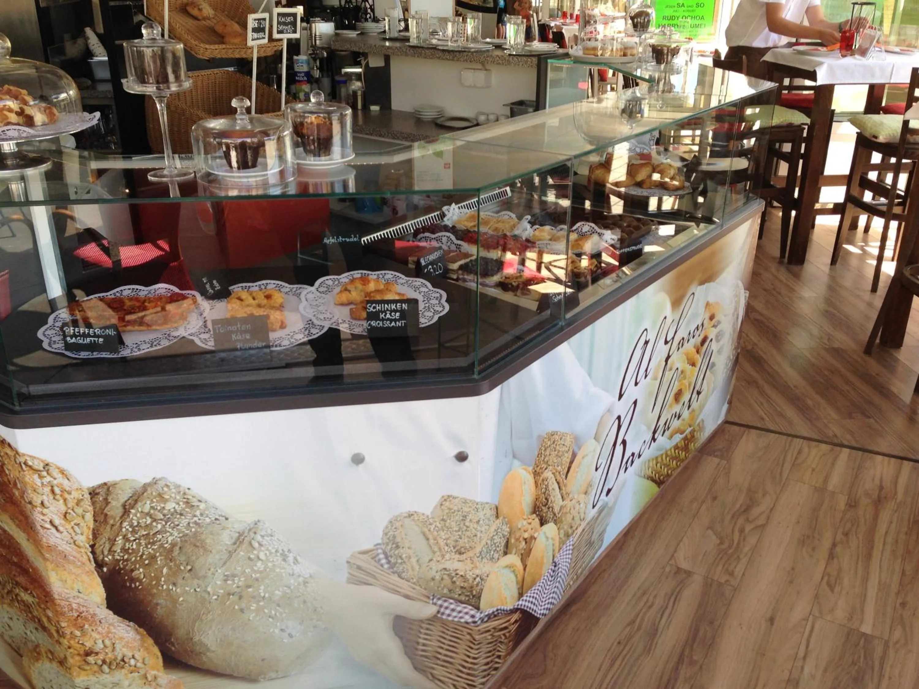 Lounge or bar in Hotel Al Faro Lodge am See